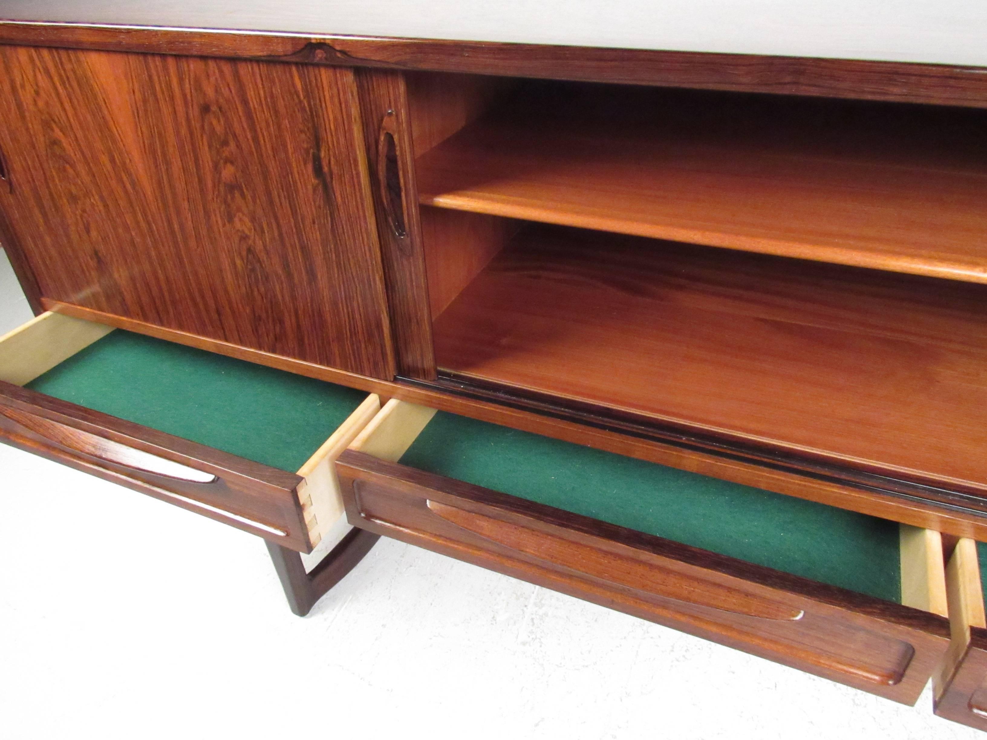 Danish Modern Rosewood Credenza with Sled Legs In Good Condition In Brooklyn, NY