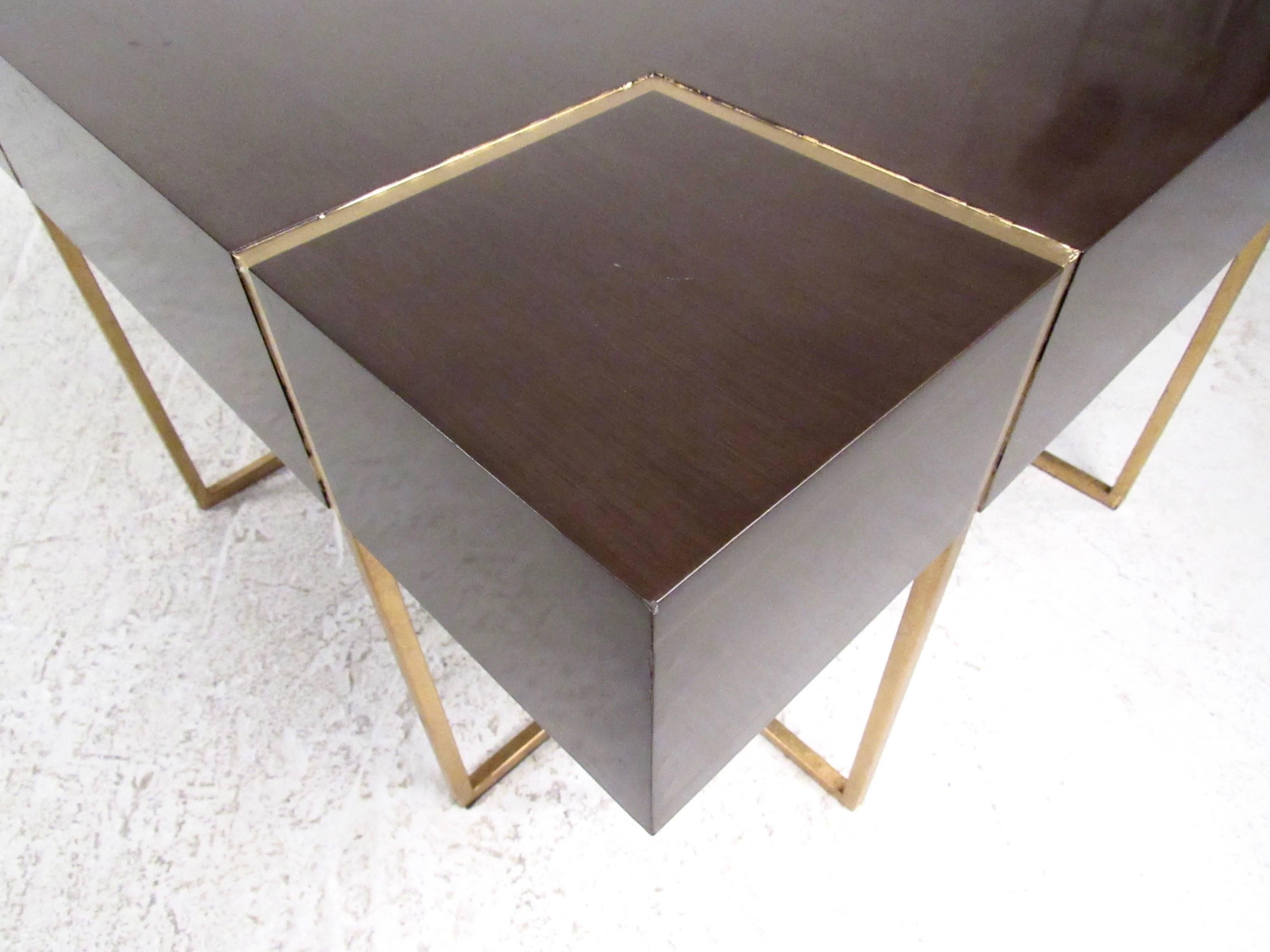 Metal Mid-Century Modern Decorator Coffee Table
