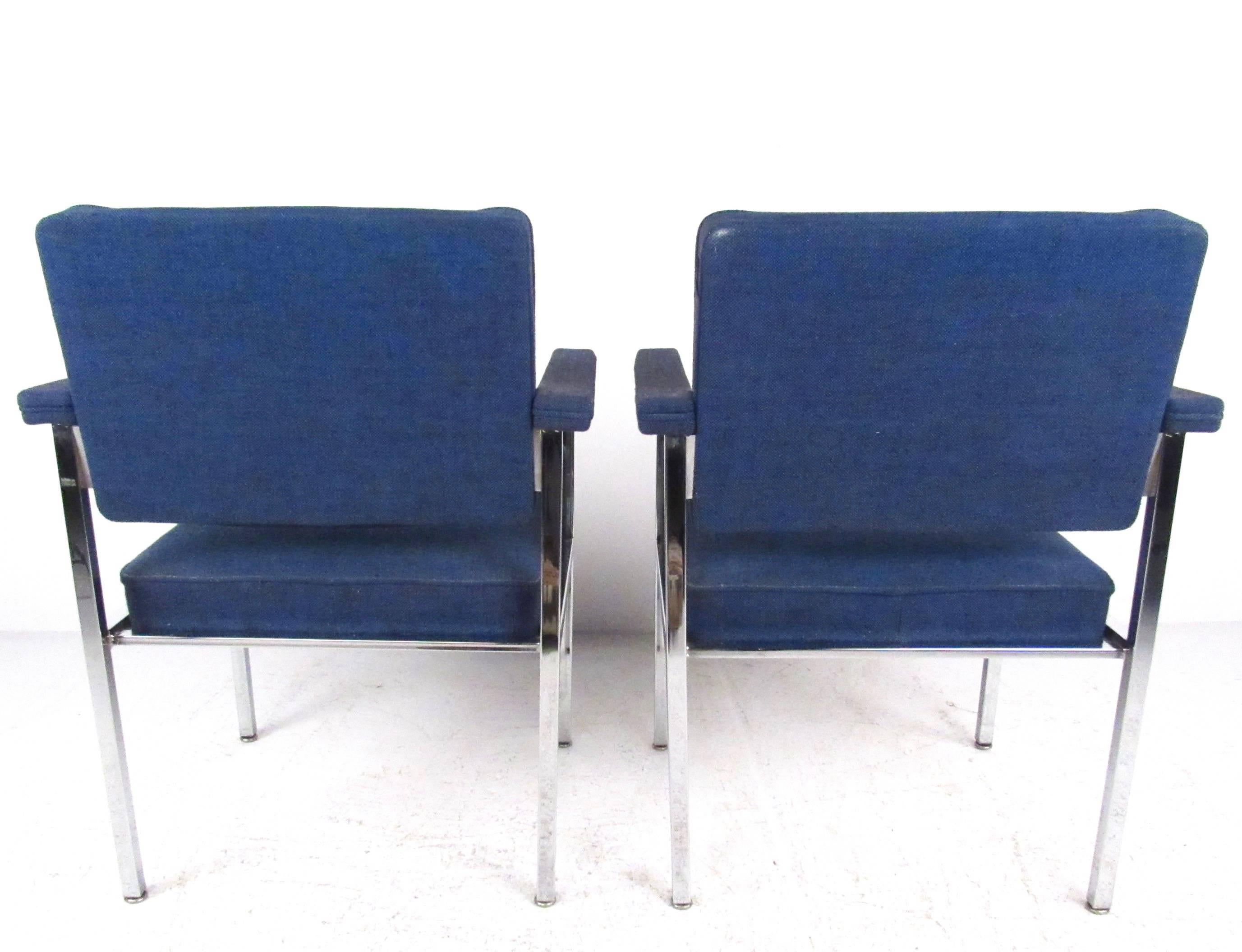 Late 20th Century Pair of Mid-Century Modern Chrome Armchairs For Sale
