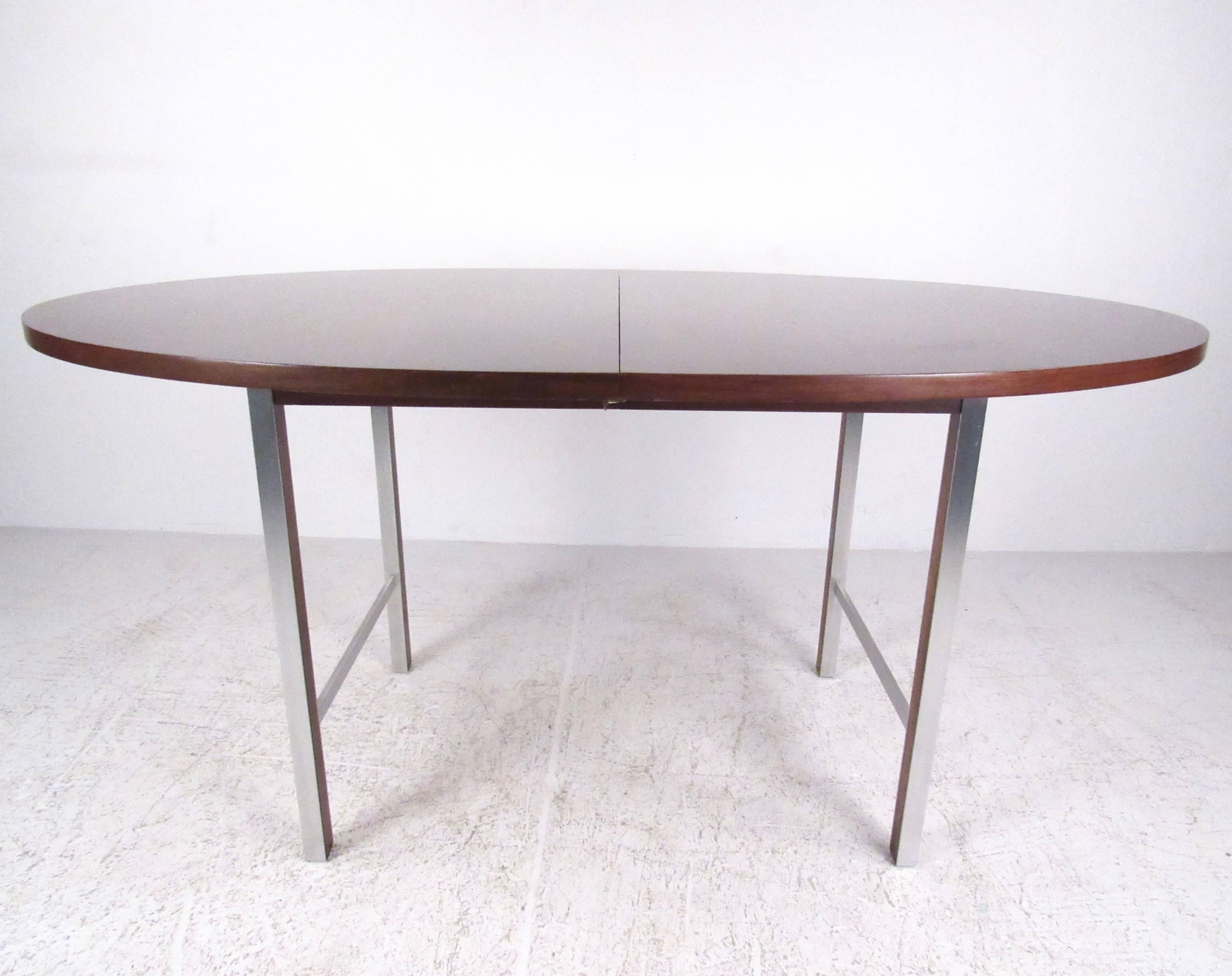 Mid-Century moderno Gruppo da pranzo di metà secolo Paul McCobb Calvin in vendita