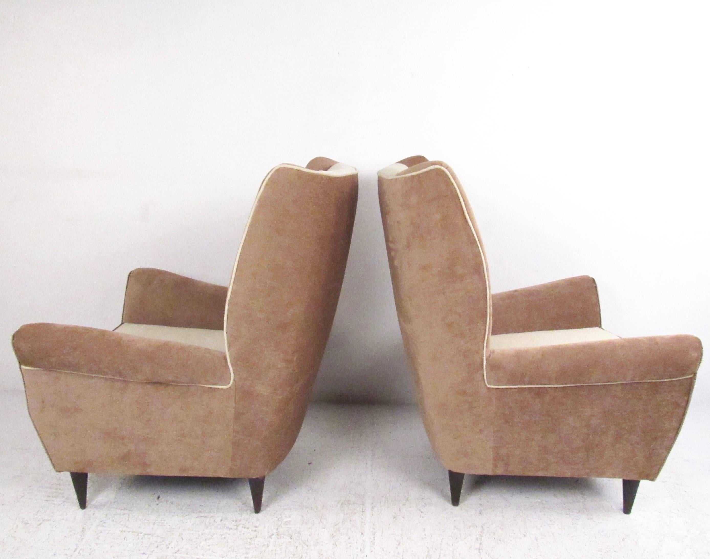 20th Century Pair of Modern Italian High Back Lounge Chairs For Sale