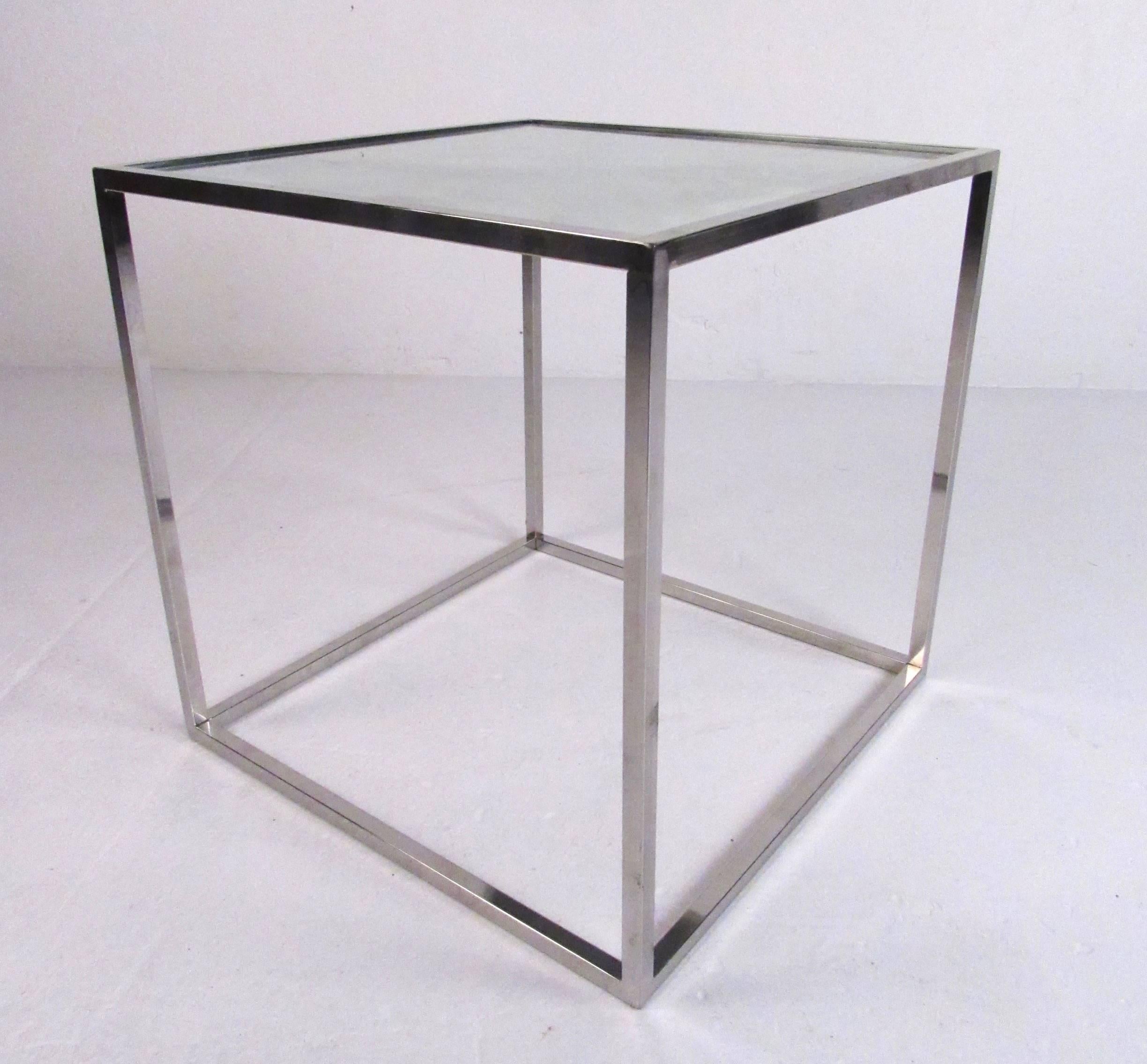 Pair of Milo Baughman Style Chrome and Glass End Tables In Good Condition In Brooklyn, NY