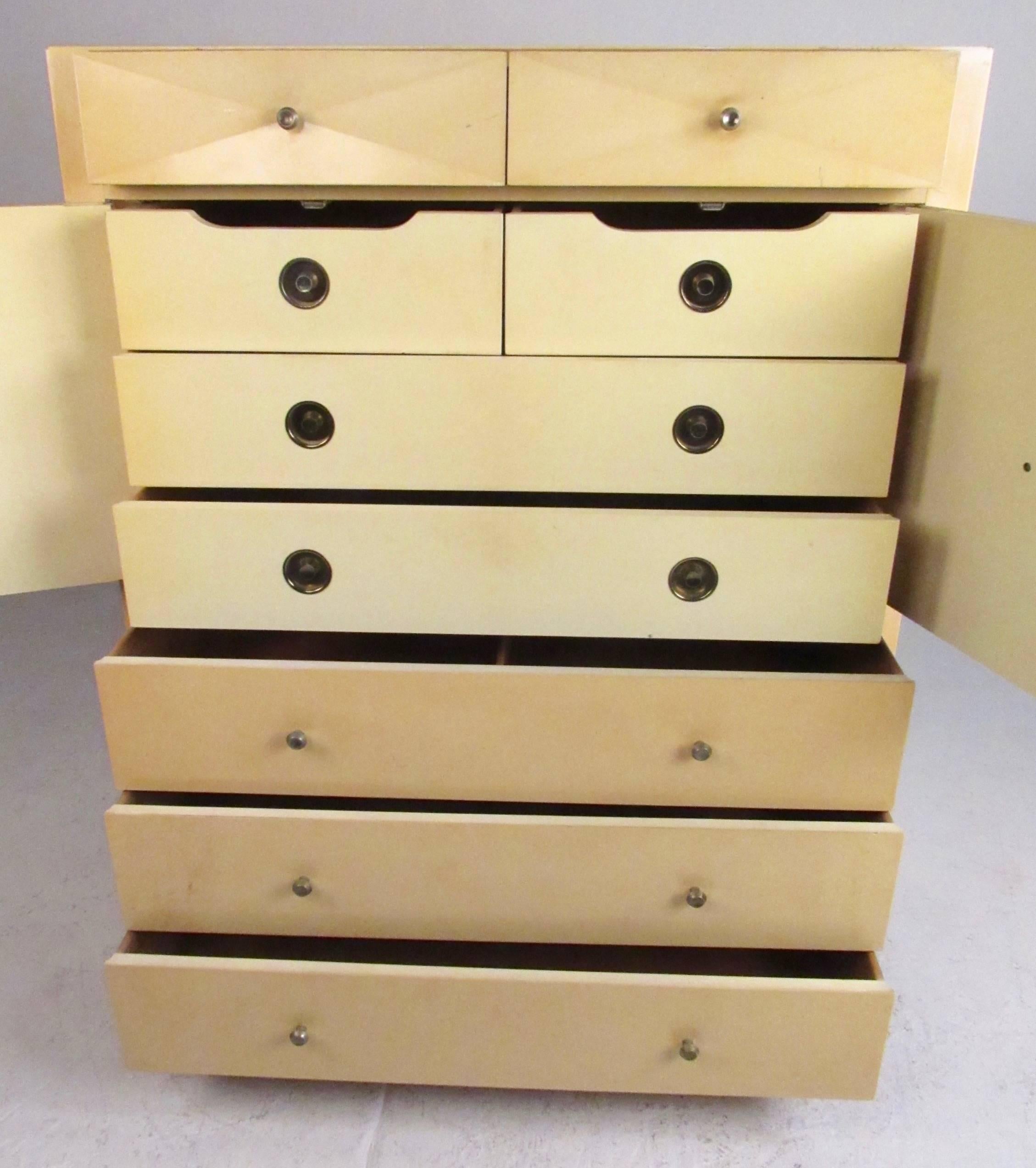 Pair of Hollywood Regency  Bedroom Dressers In Fair Condition For Sale In Brooklyn, NY