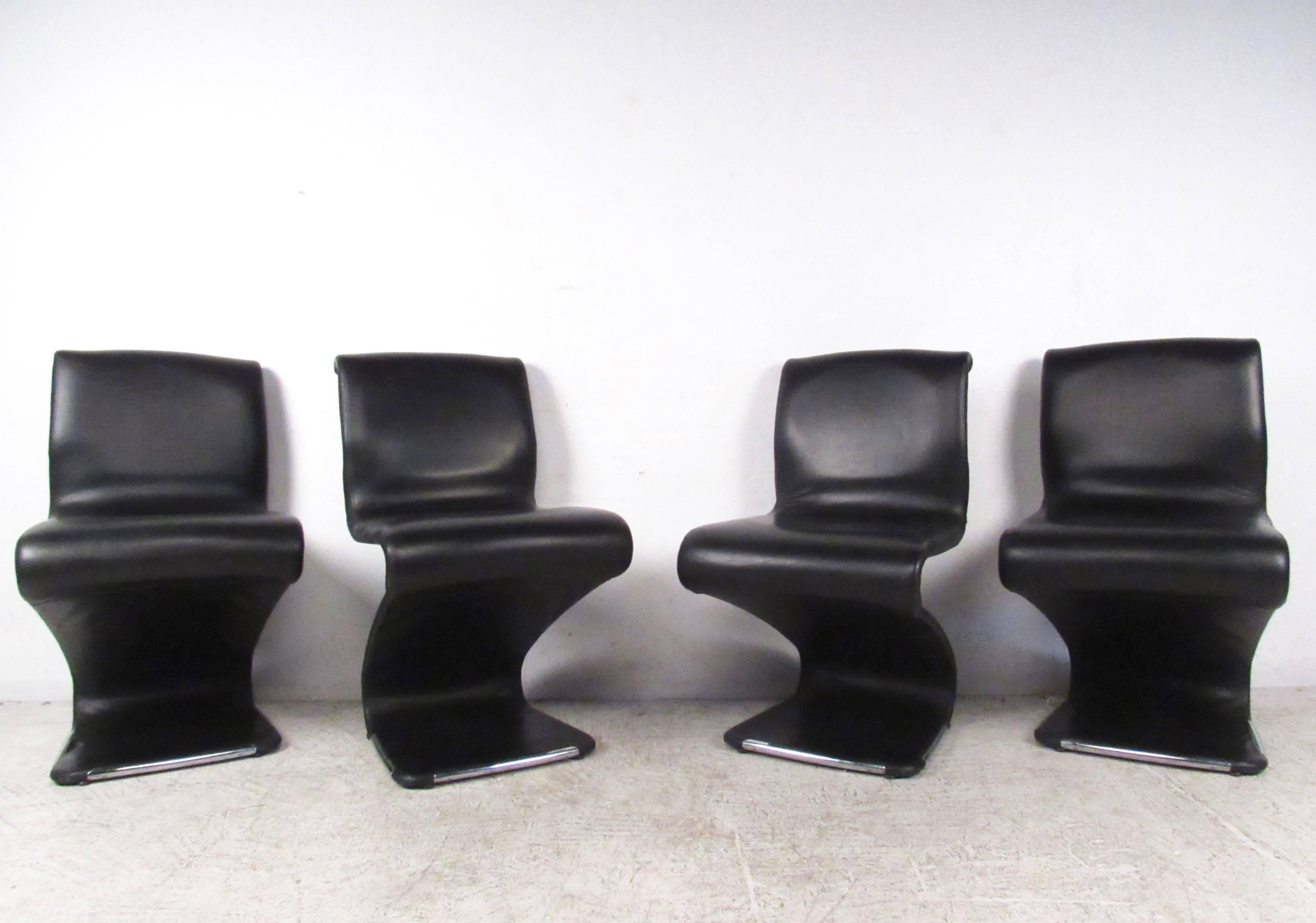 Mid-Century Modern Set of 6 Vintage Z Chairs by Gastone Rinaldi for RIMA For Sale