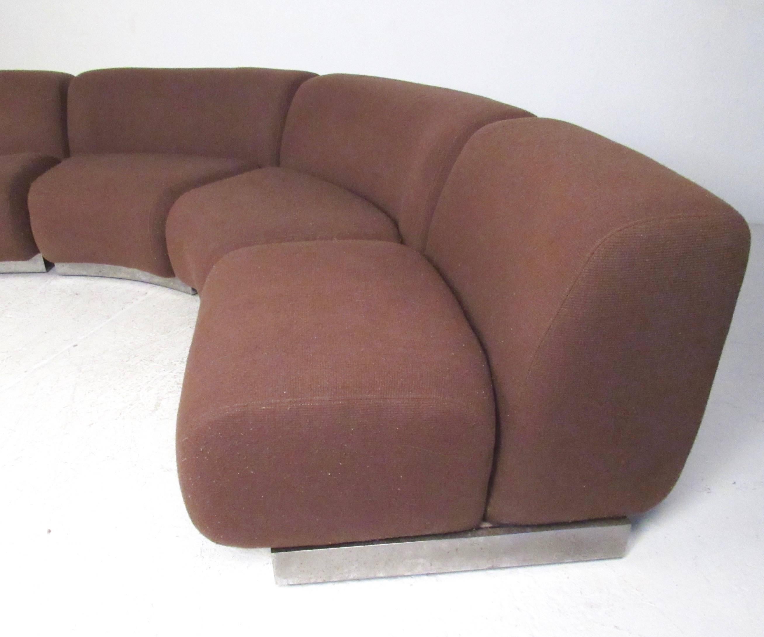 Mid-Century Modern Modern Sectional Sofa in the Style of Milo Baughman