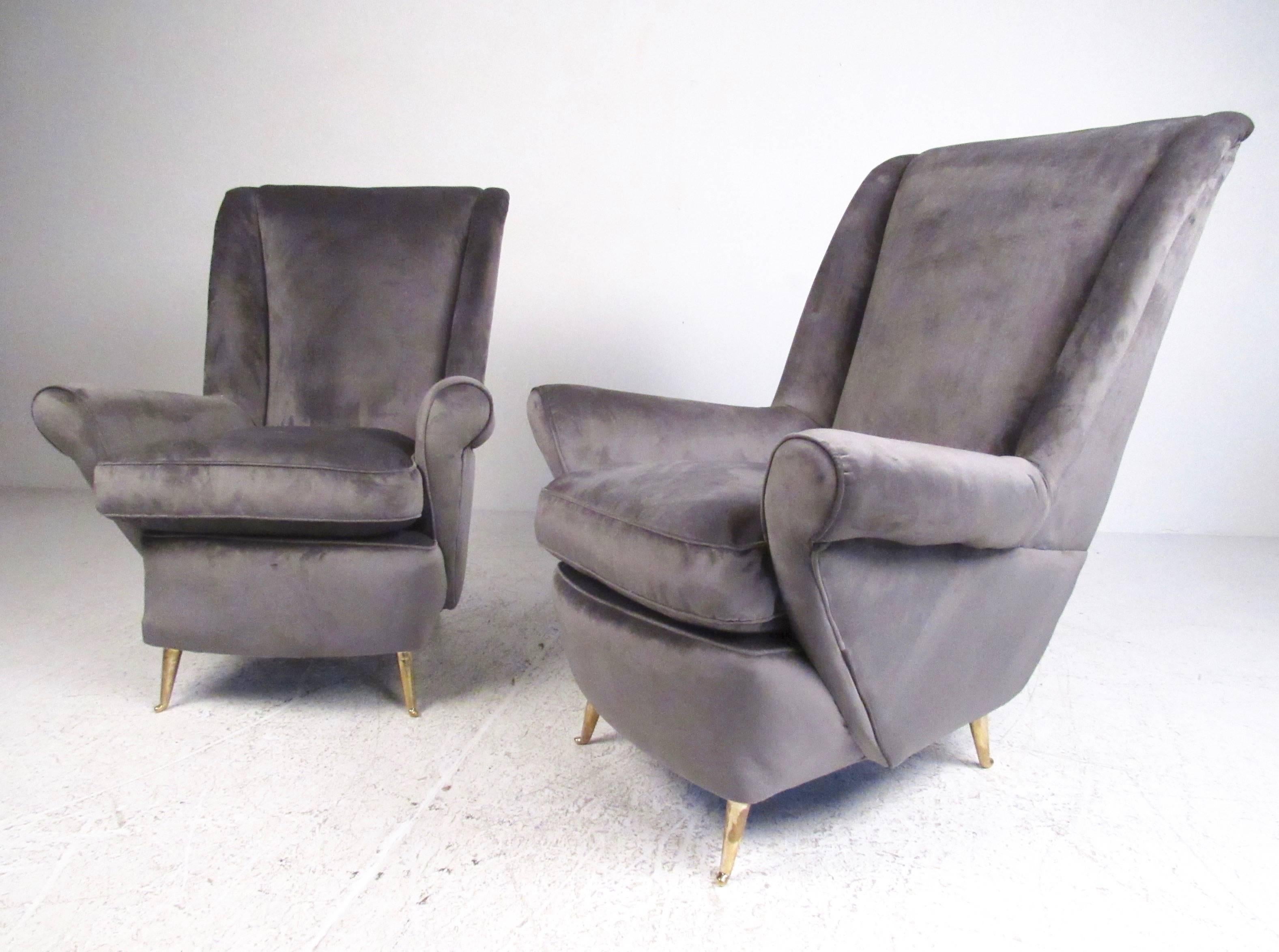 Mid-Century Modern Pair Italian Modern Lounge Chairs for Arredamenti ISA For Sale