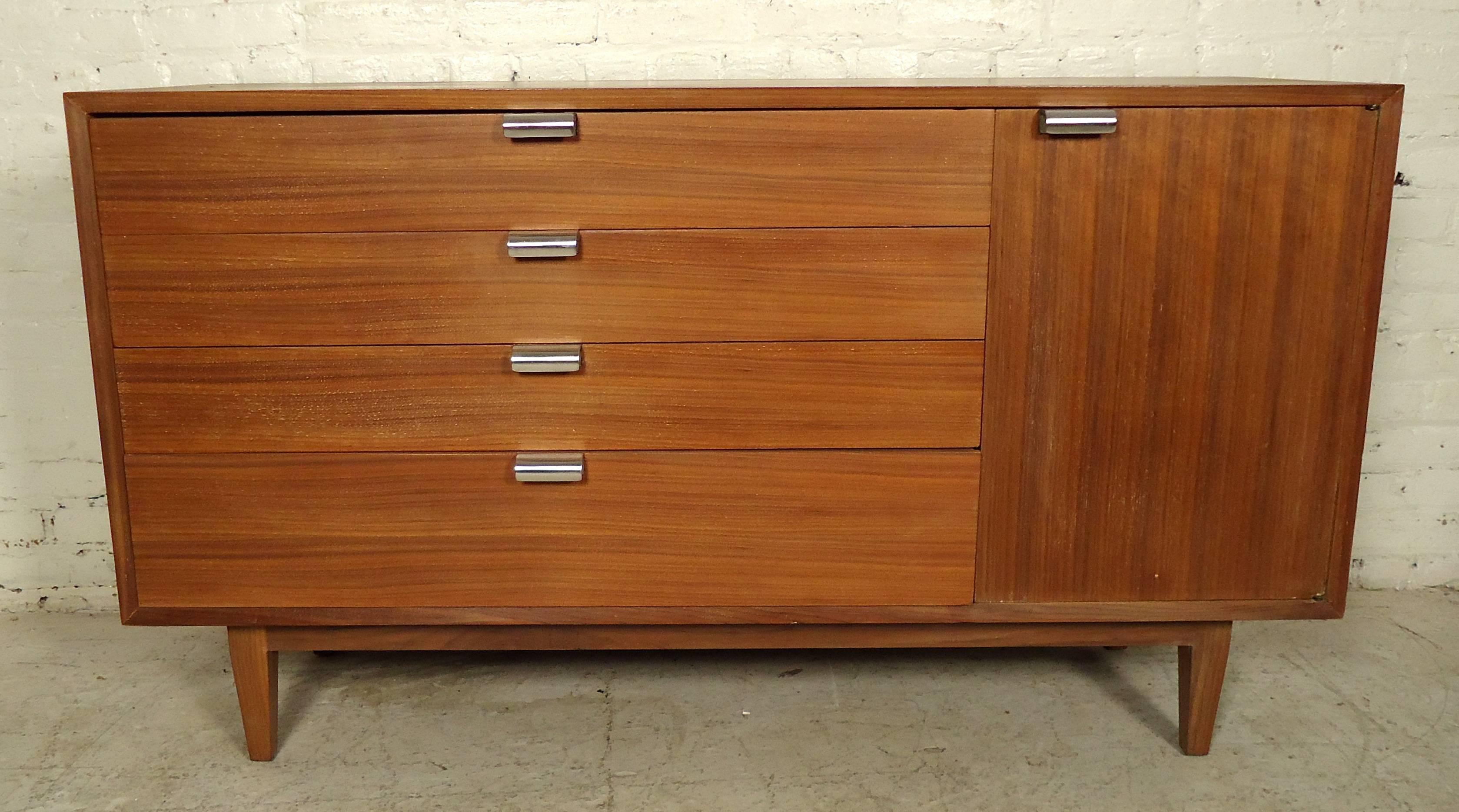 Stunning Mid-Century Modern George Nelson Server In Good Condition In Brooklyn, NY
