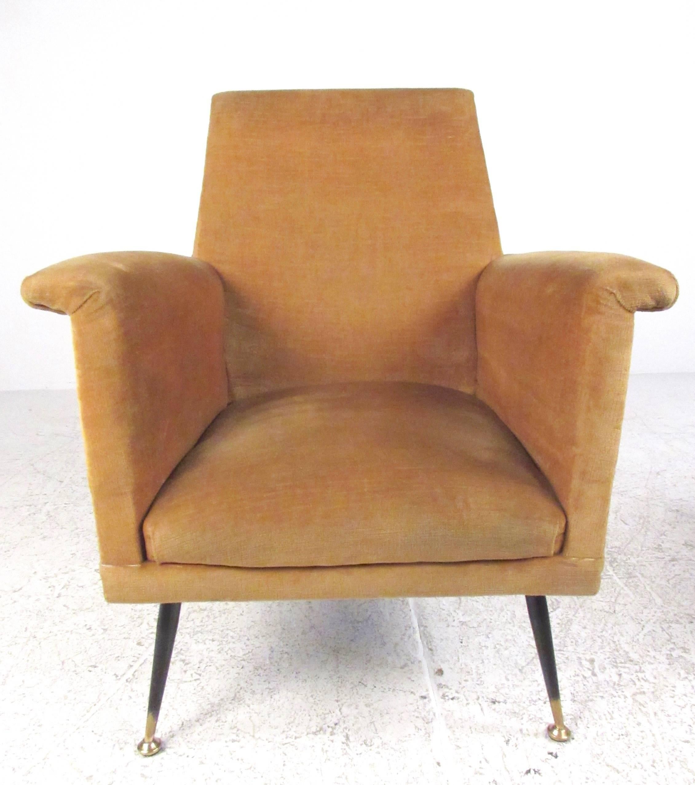 Pair of Italian Modern Lounge Chairs in the Style of Marco Zanuso In Good Condition In Brooklyn, NY