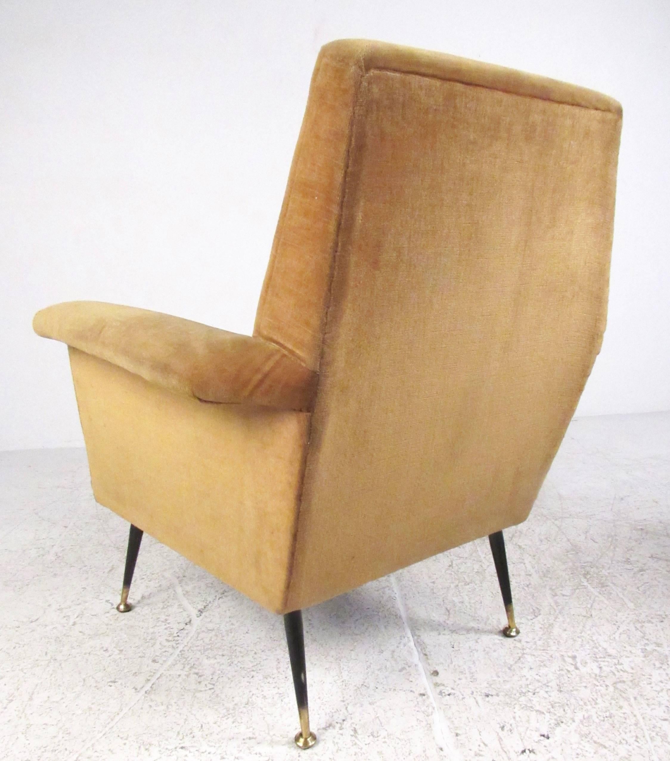 Mid-20th Century Pair of Italian Modern Lounge Chairs in the Style of Marco Zanuso