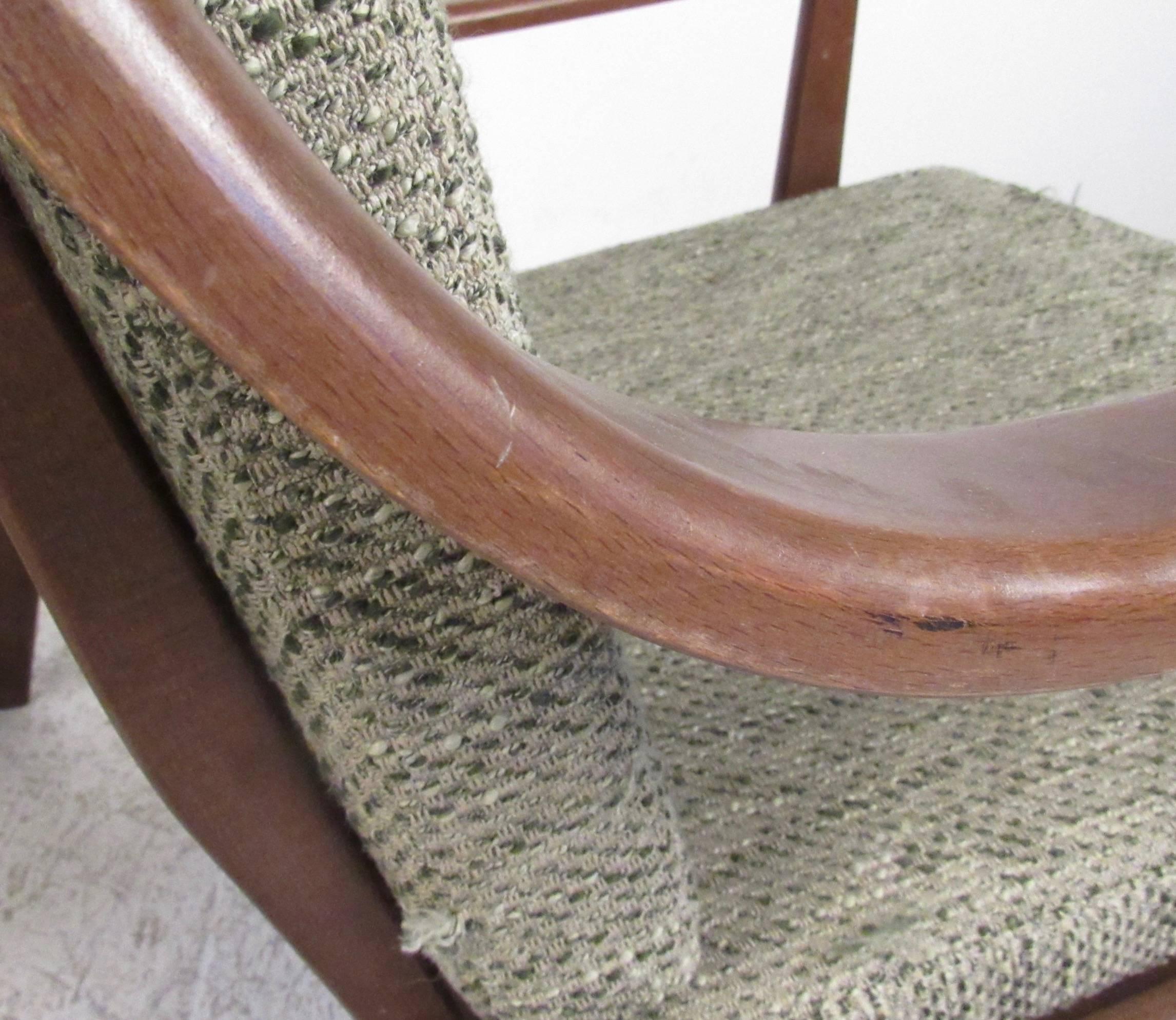 Tissu d'ameublement Paire de fauteuils de salon de style Finn Juhl du milieu du siècle dernier en vente