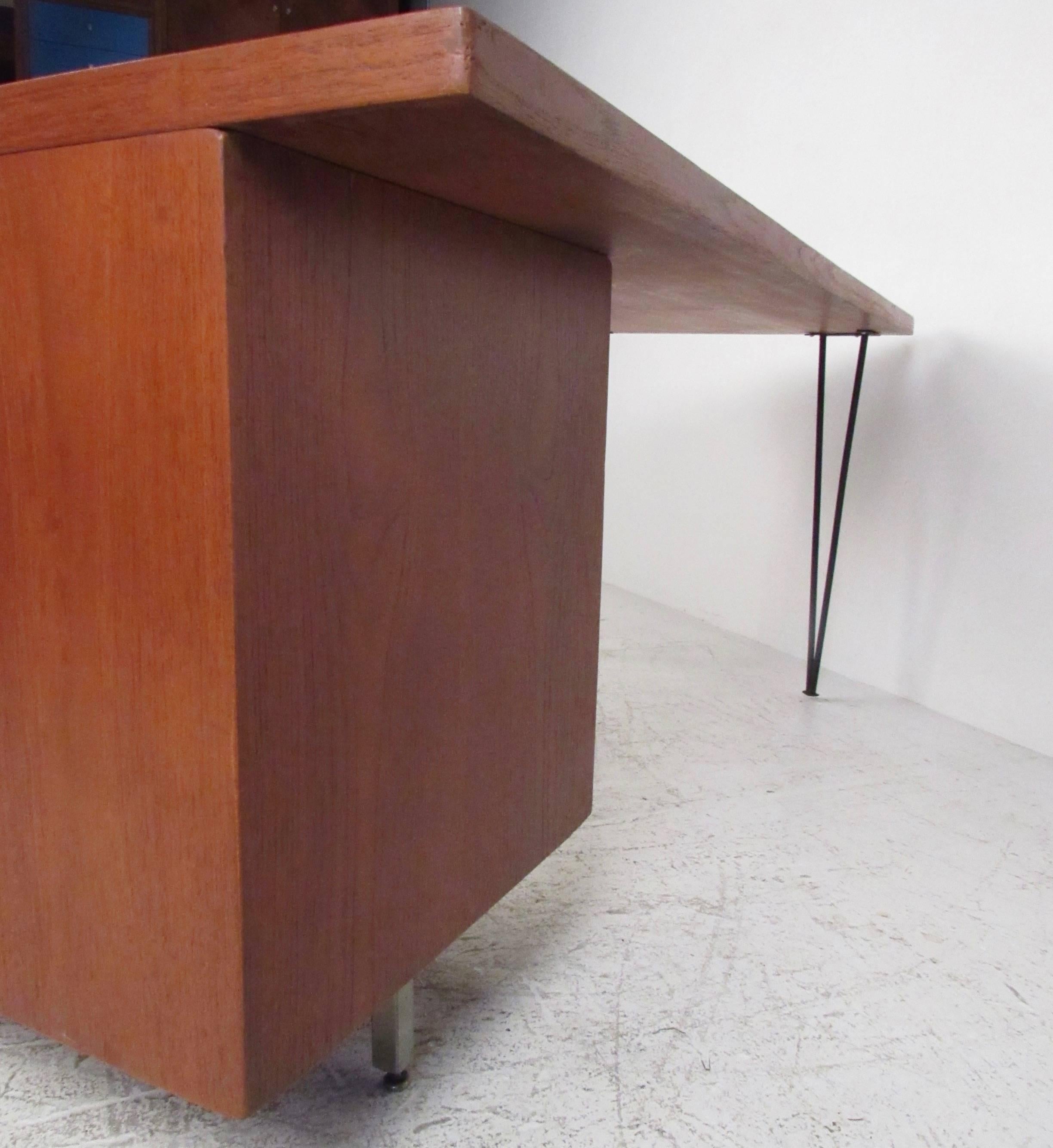 Mid-Century Modern George Nelson for Herman Miller Executive Desk with Hairpin Legs