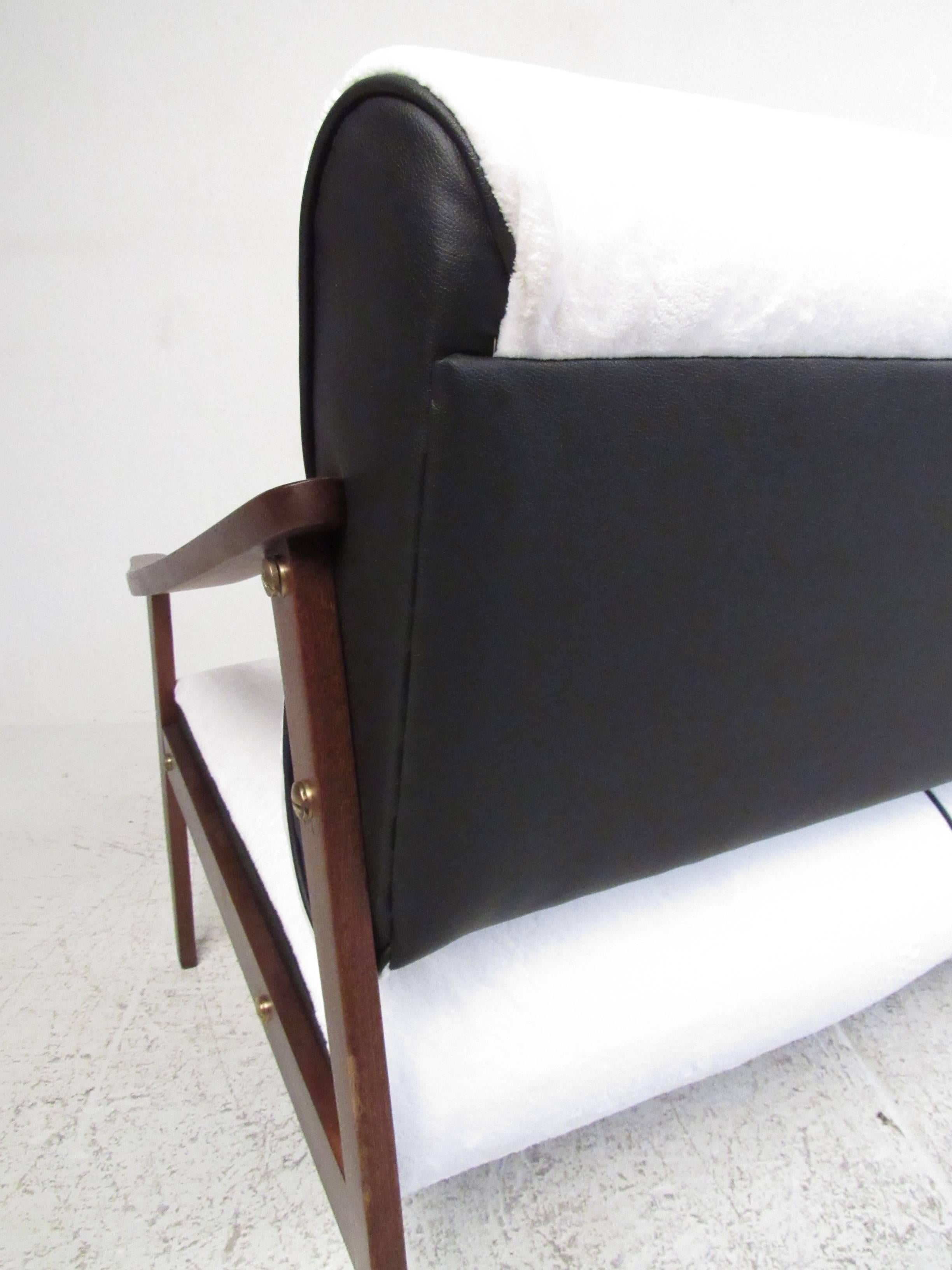 Scandinavian Modern  Modern Three-Seat Sofa For Sale