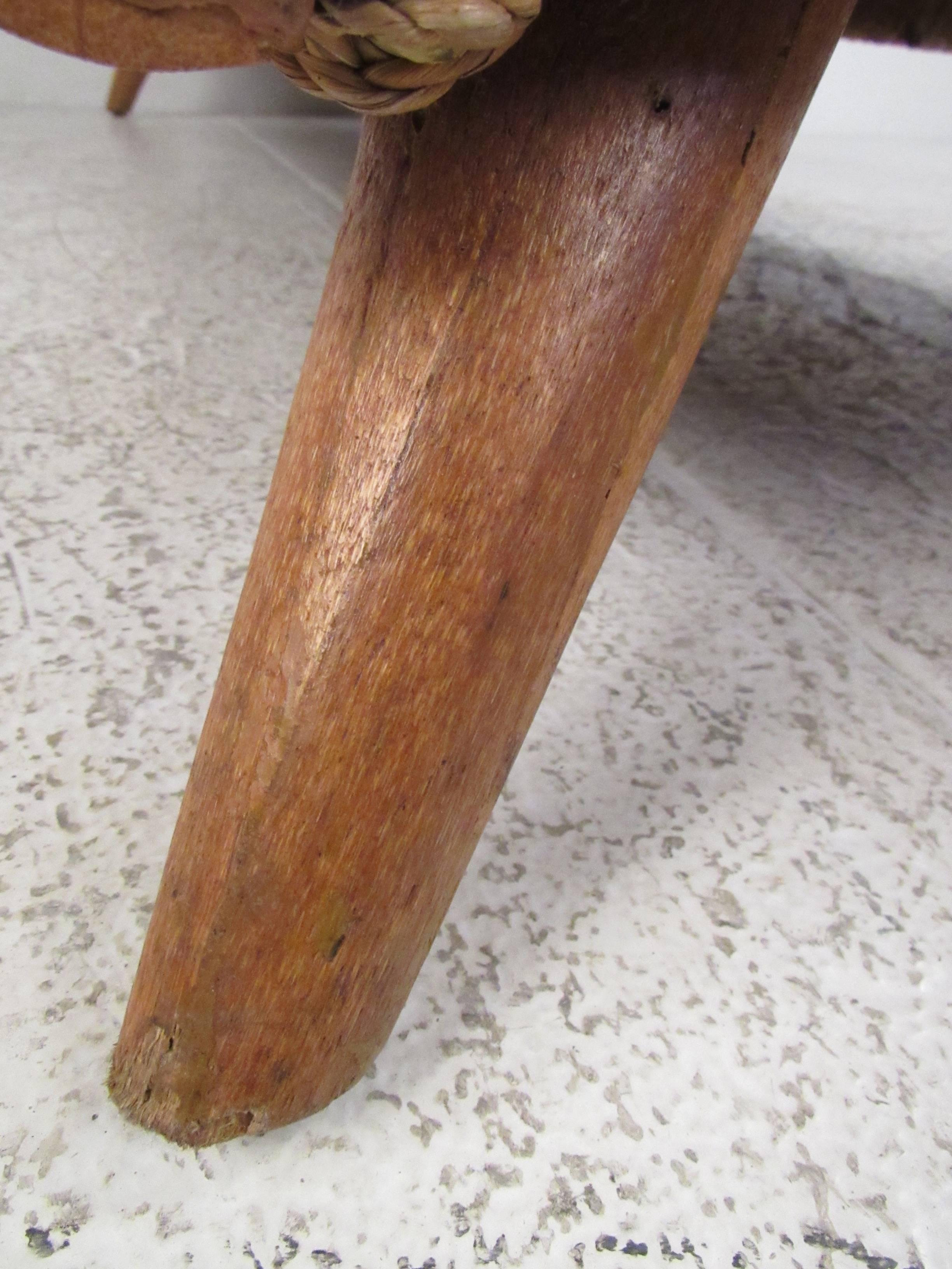 Mid-Century Modern Woven Chaise Lounge 3