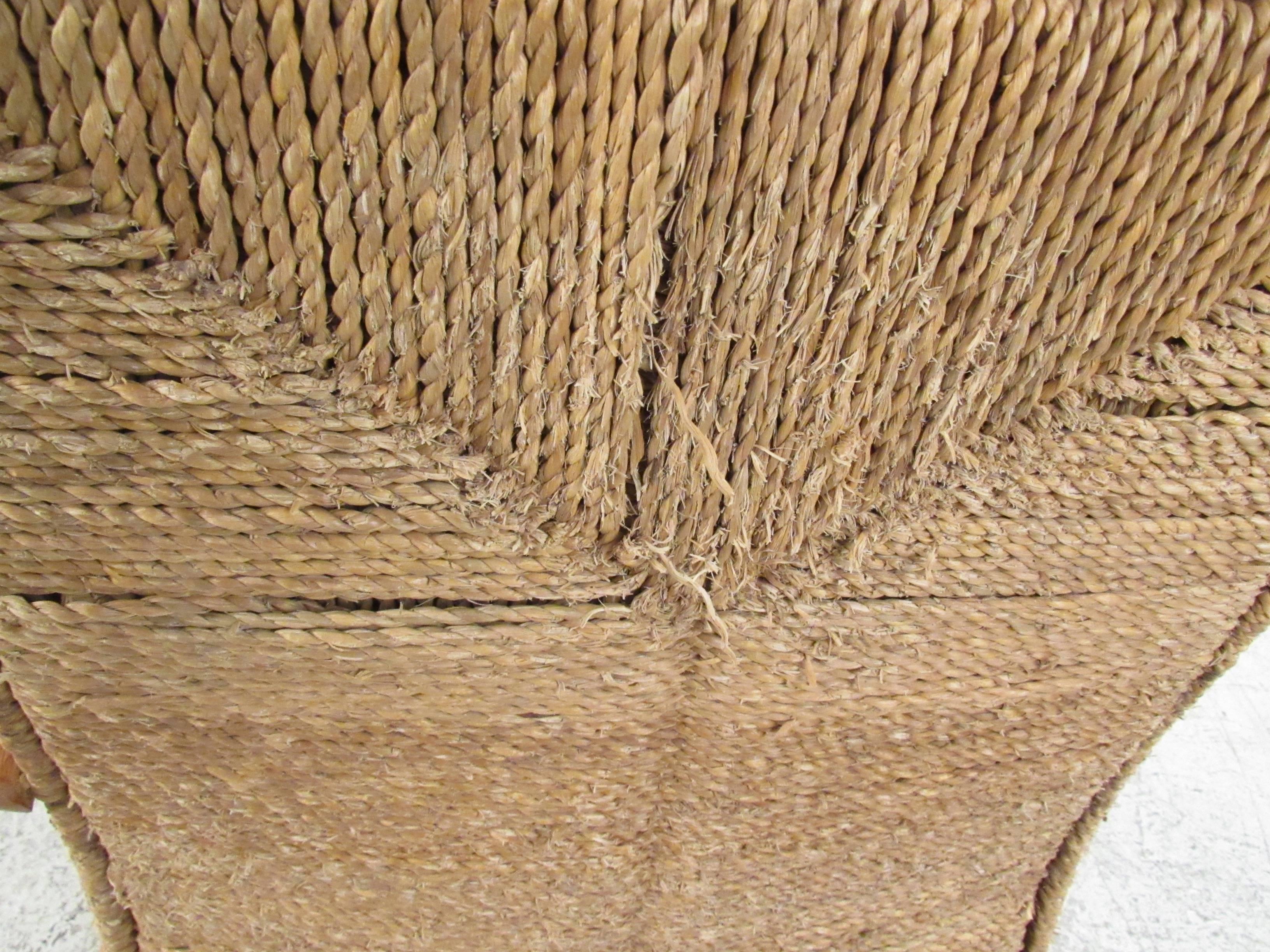 Mid-Century Modern Woven Chaise Lounge 5
