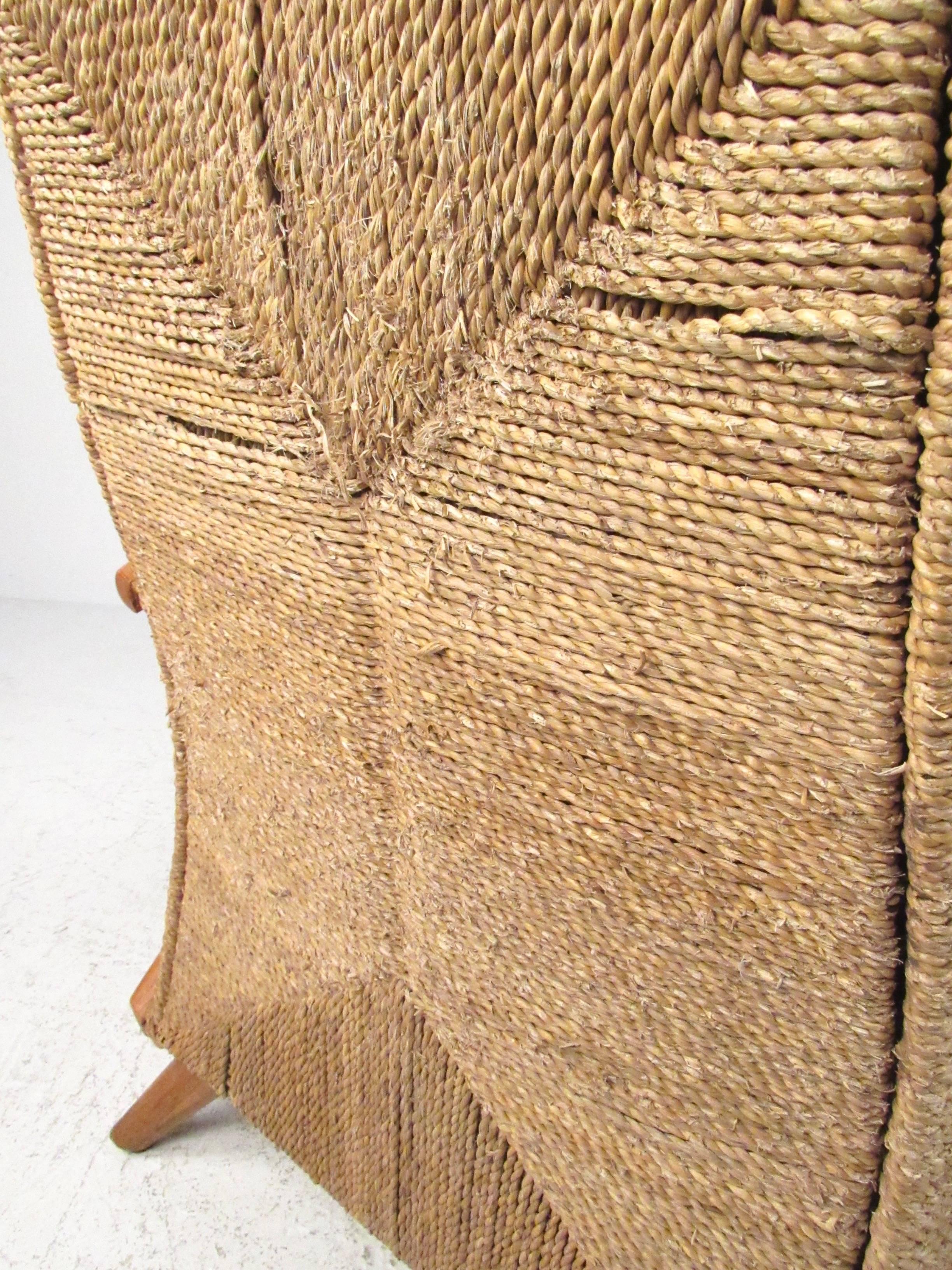 Mid-Century Modern Woven Chaise Lounge 2