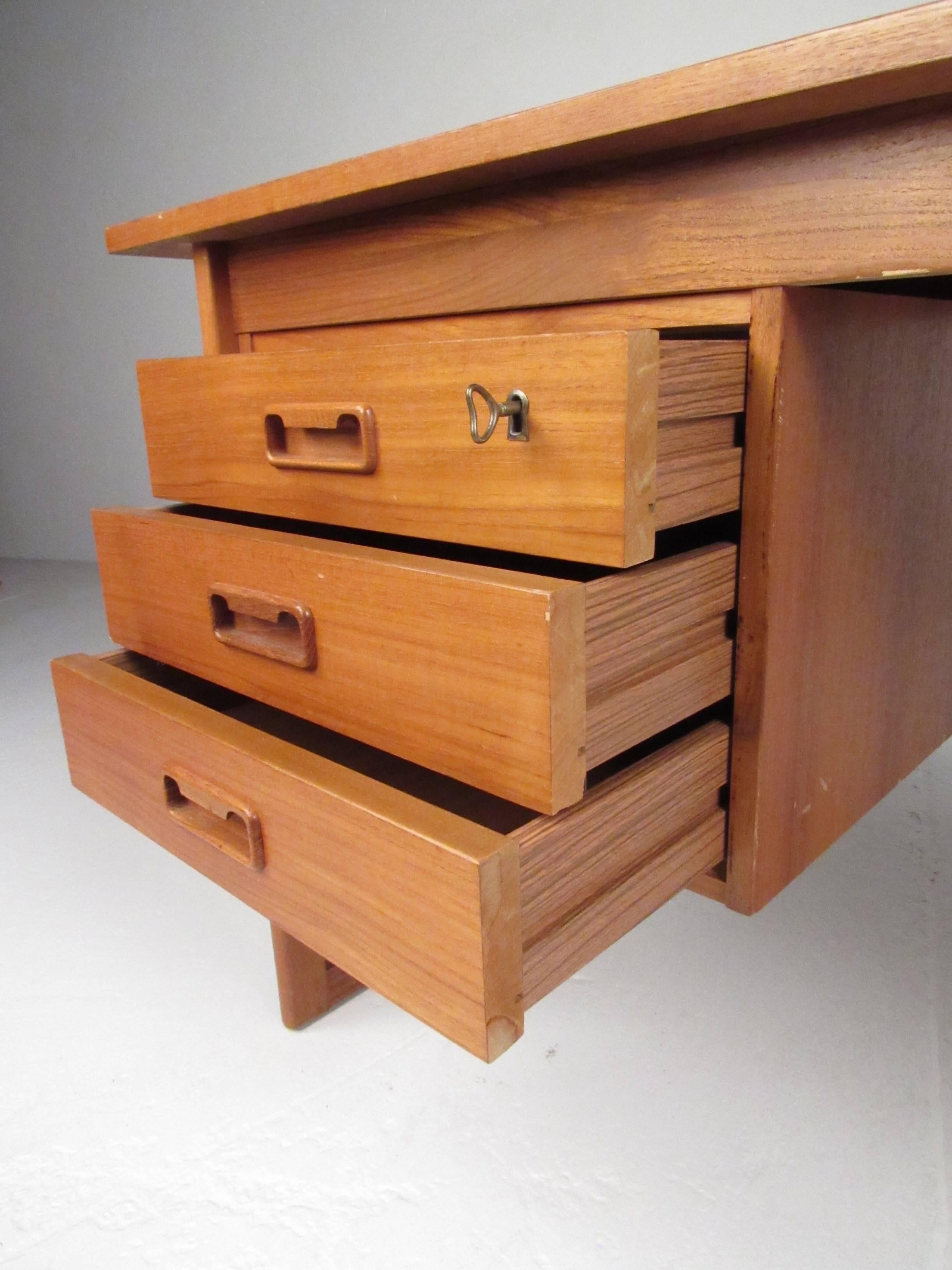 arne vodder teak desk