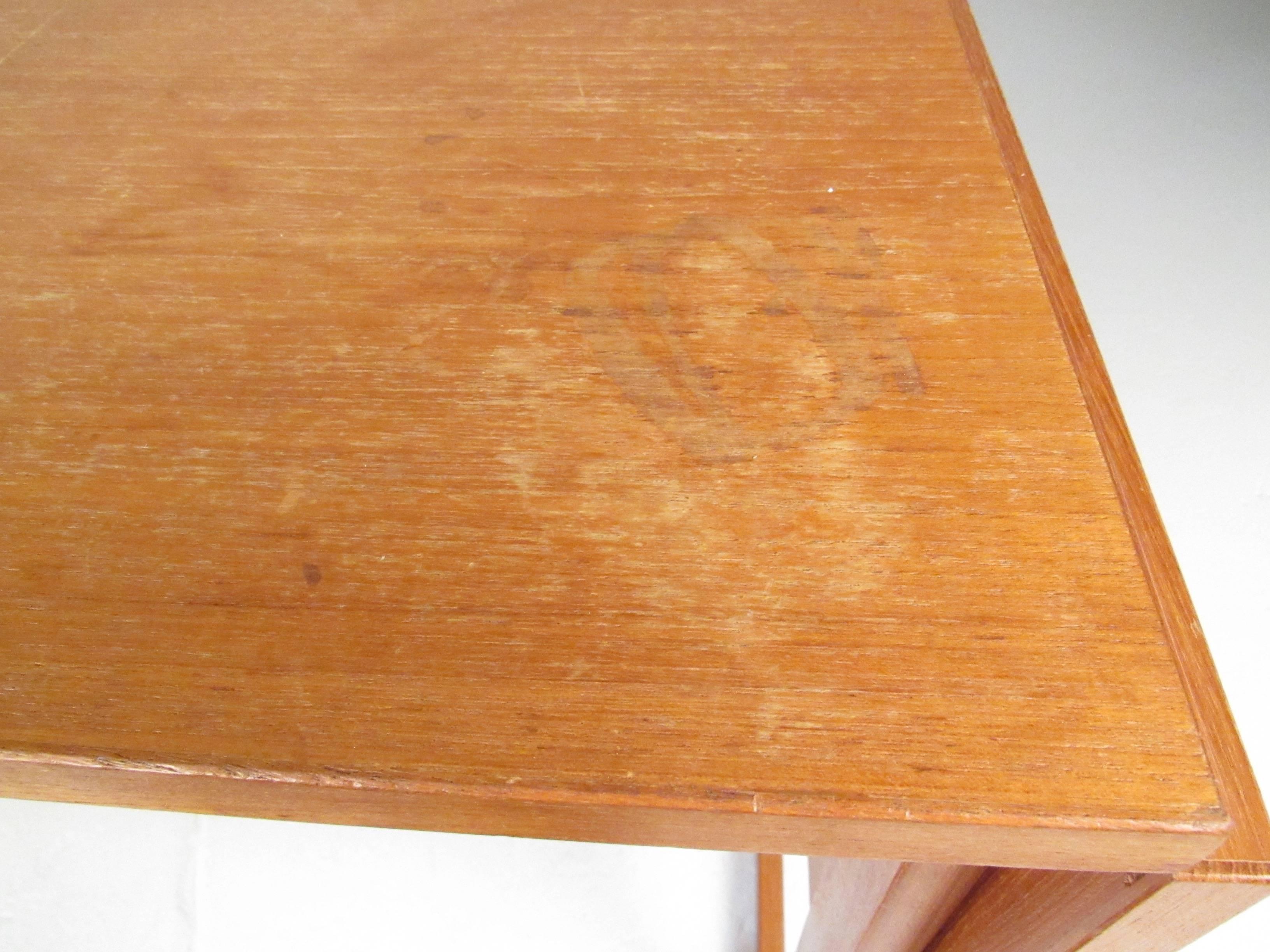Danish Modern Drop-Leaf Teak Desk in the Style of Arne Vodder 2