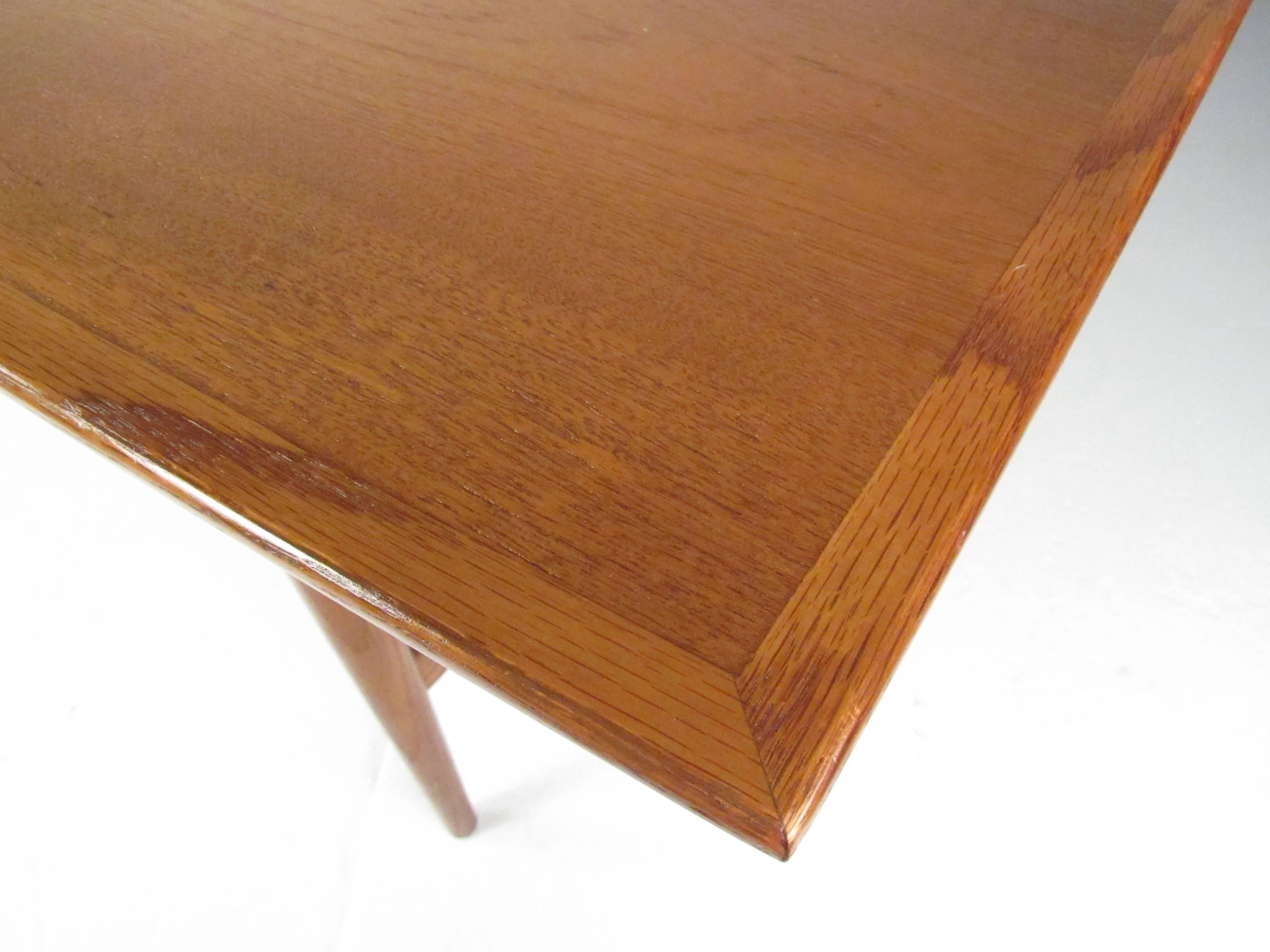 Stylish Danish Modern Floating Top Teak Dining Table In Good Condition In Brooklyn, NY