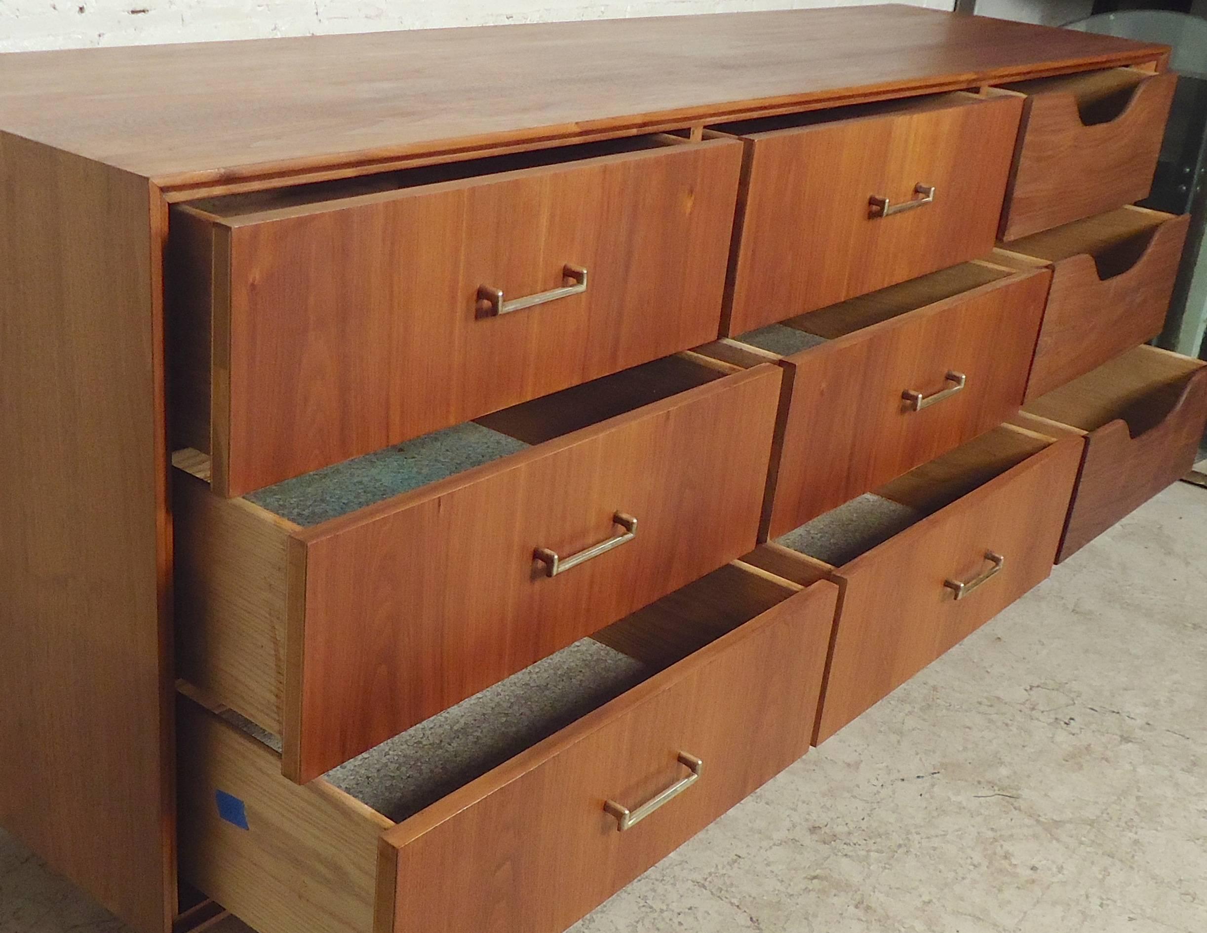 Fantastic Mid-Century Modern Dresser or Sideboard In Good Condition In Brooklyn, NY