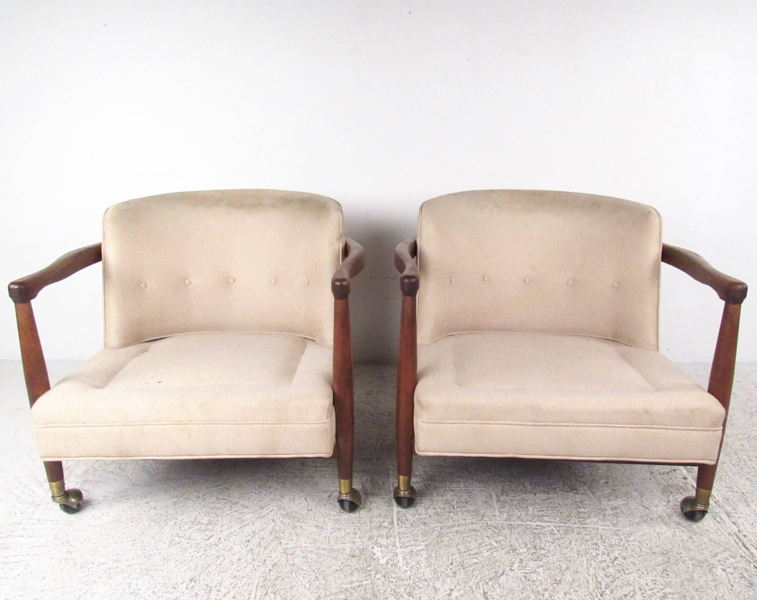 Stylish Pair of Vintage Modern Rolling Armchairs (amerikanisch)