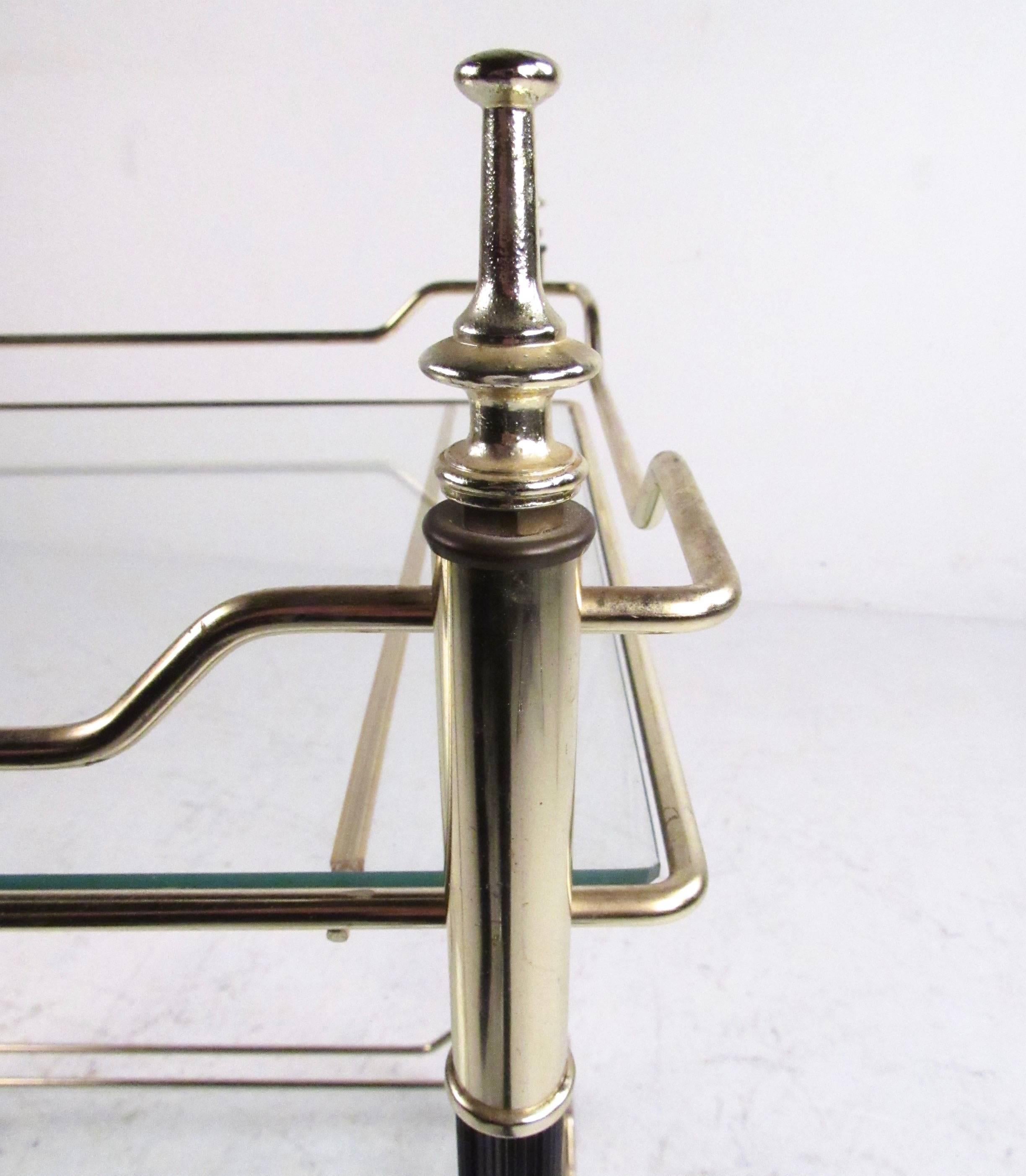 Mid-Century Italian Modern Brass and Glass Bar Cart 3