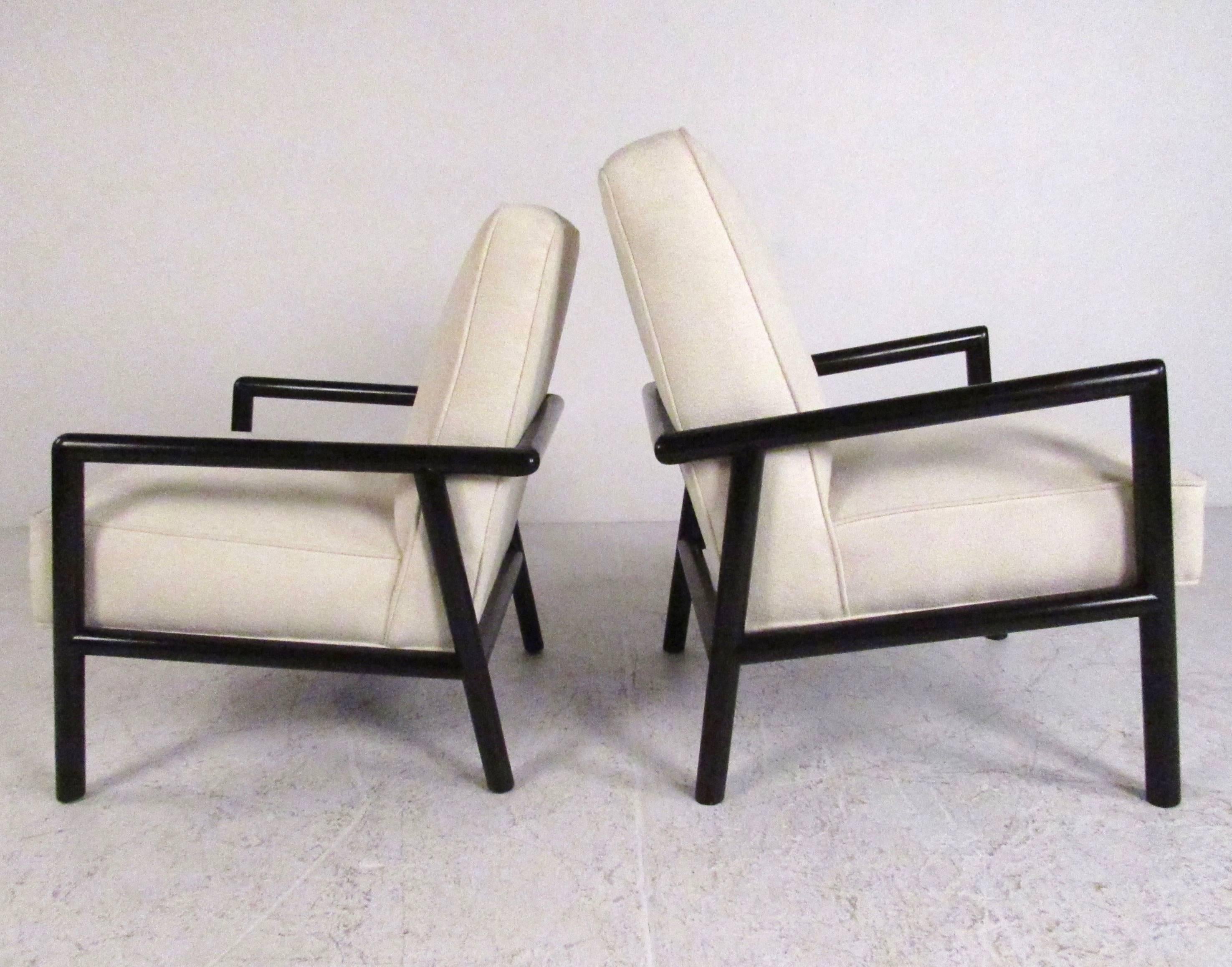 Modern Pair of Vintage T.H. Robsjohn-Gibbings Lounge Chairs For Sale