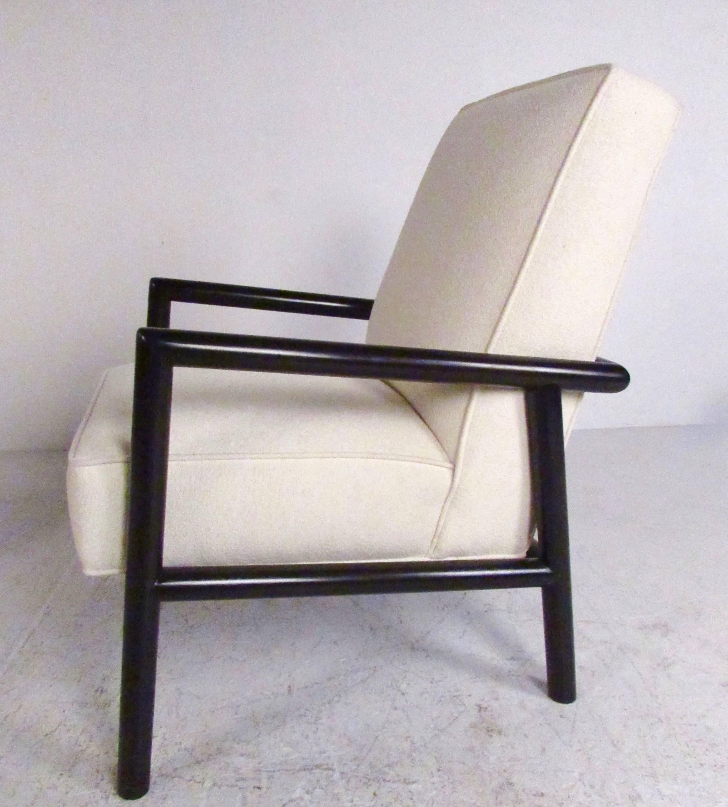 Pair of Vintage T.H. Robsjohn-Gibbings Lounge Chairs In Good Condition For Sale In Brooklyn, NY