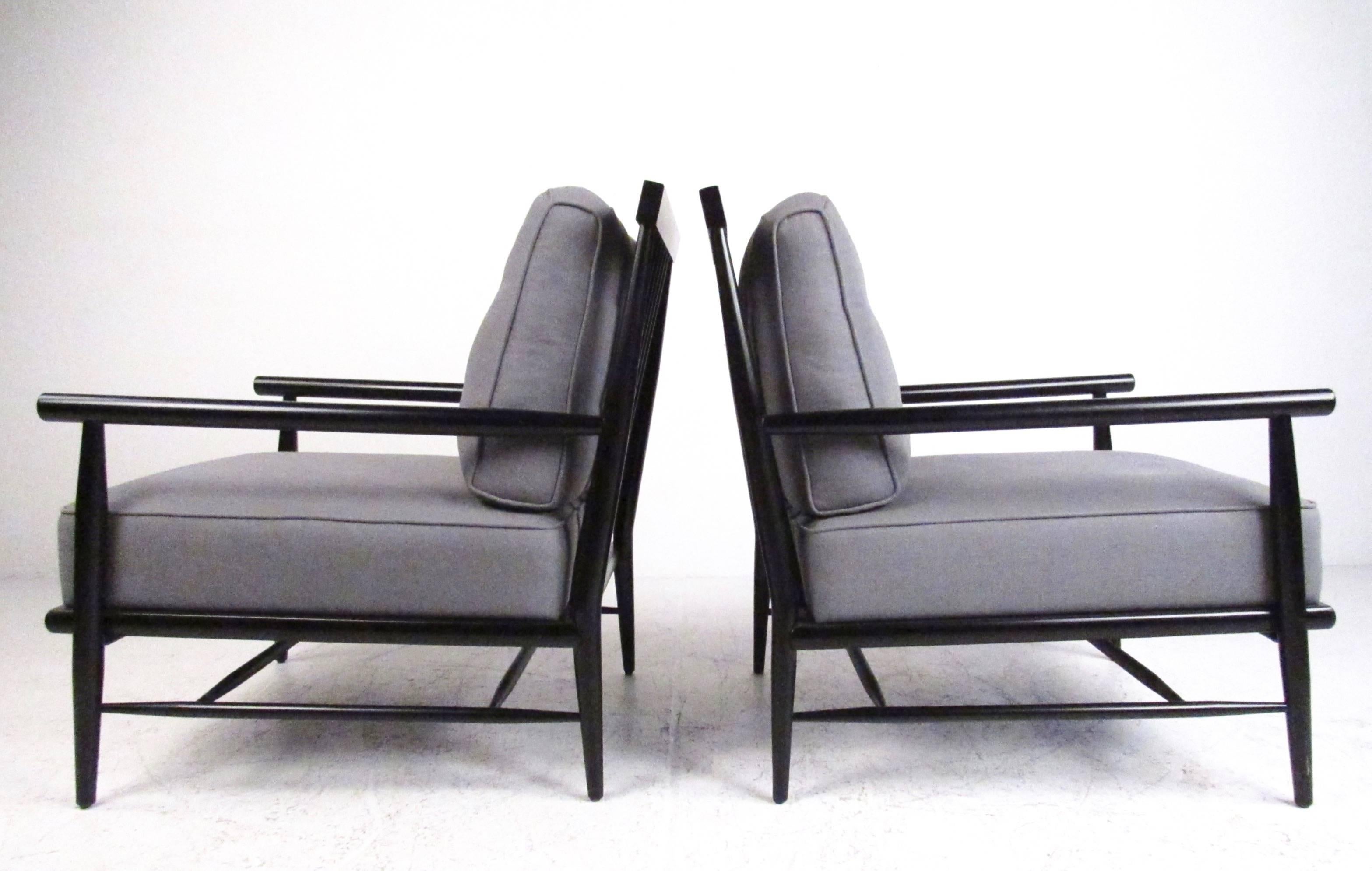 Unusual Pair of Modern Lounge Chairs In Excellent Condition In Brooklyn, NY