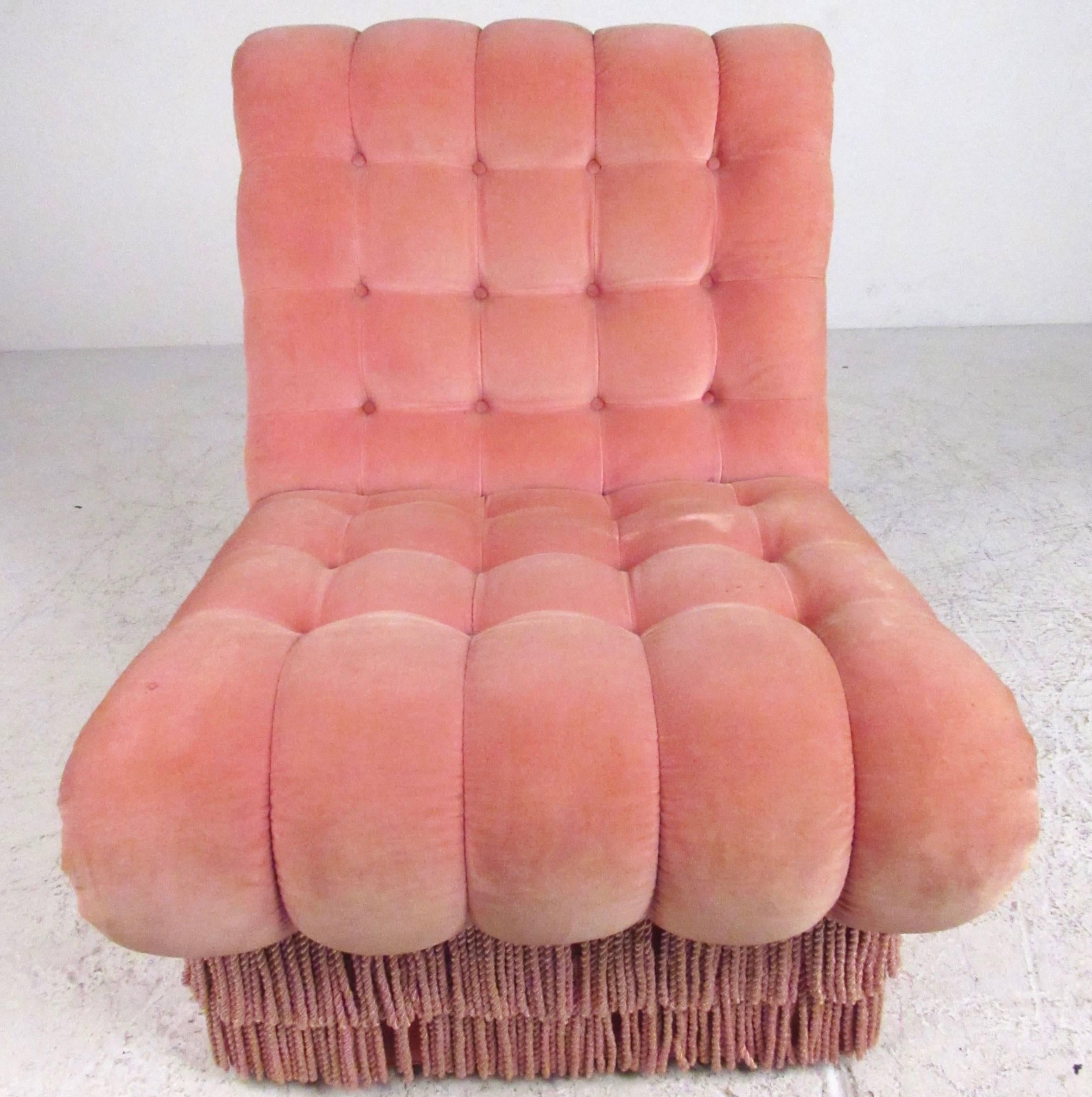 Pair of Vintage Boudoir Slipper Chairs im Zustand „Gut“ in Brooklyn, NY