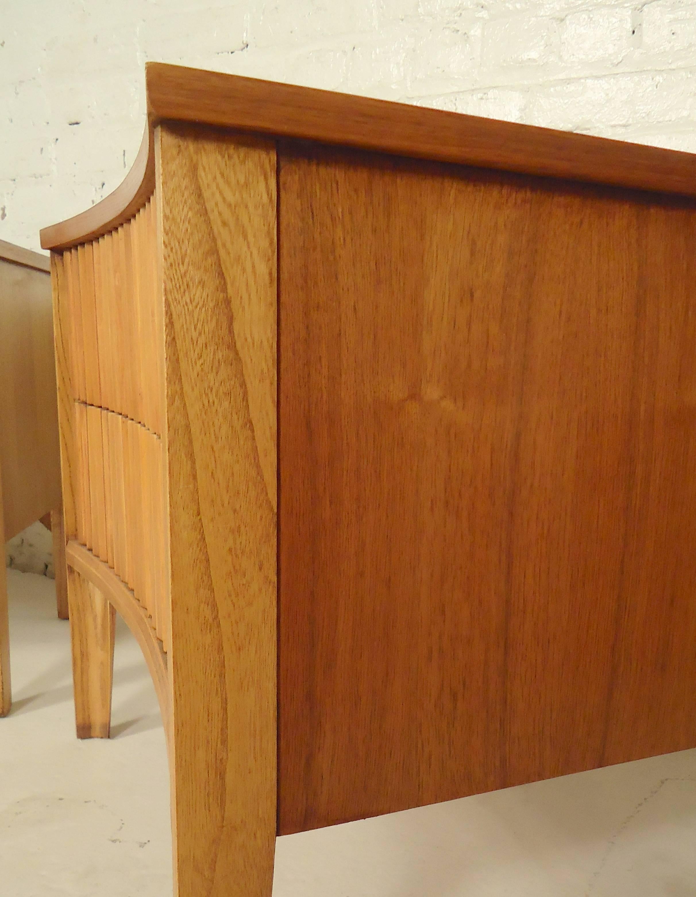 Mid-Century Modern Mid-Century Curved Front Nightstands
