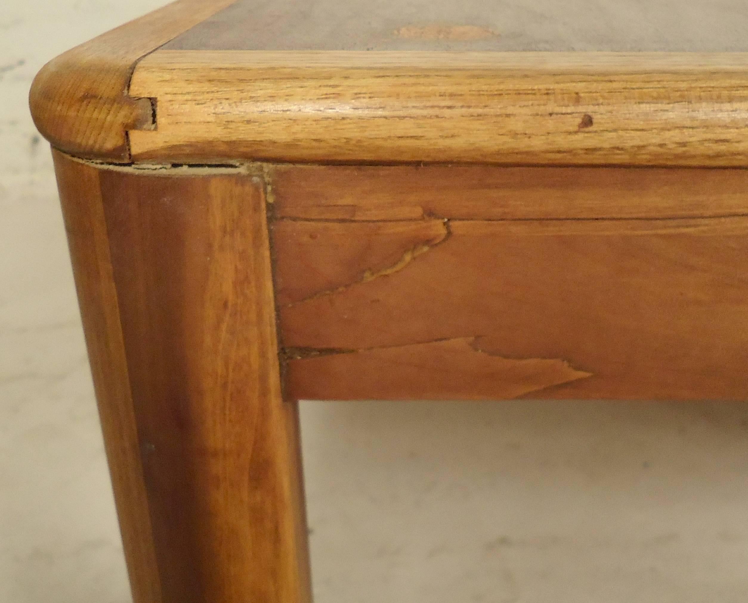 Rare Table by Lane with Inlay In Good Condition In Brooklyn, NY