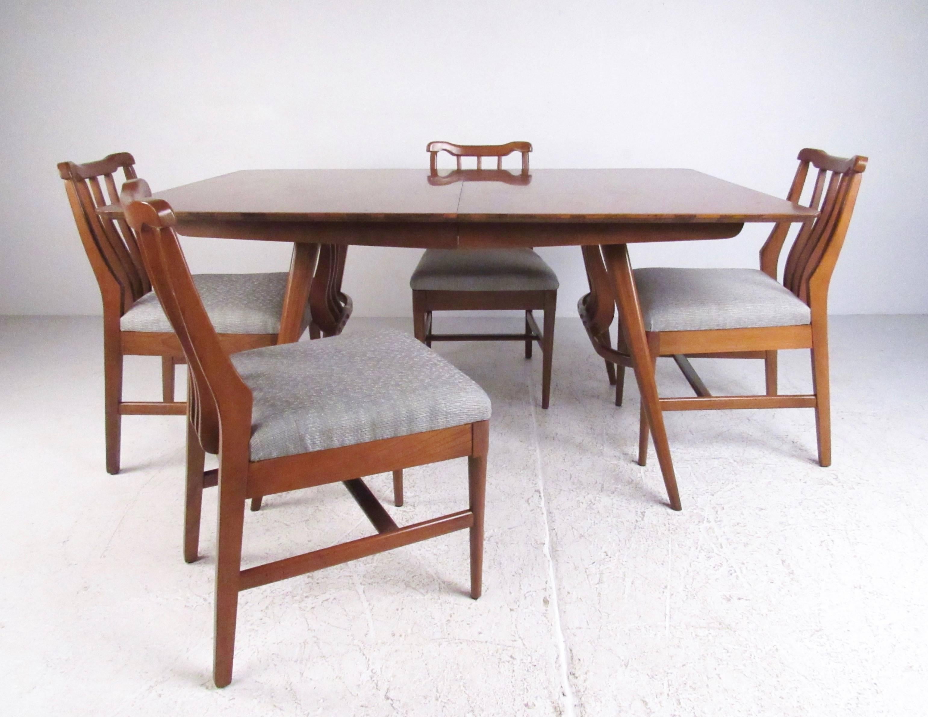 Mid-Century Modern Vintage Modern Sculptural Walnut Dining Room Set For Sale