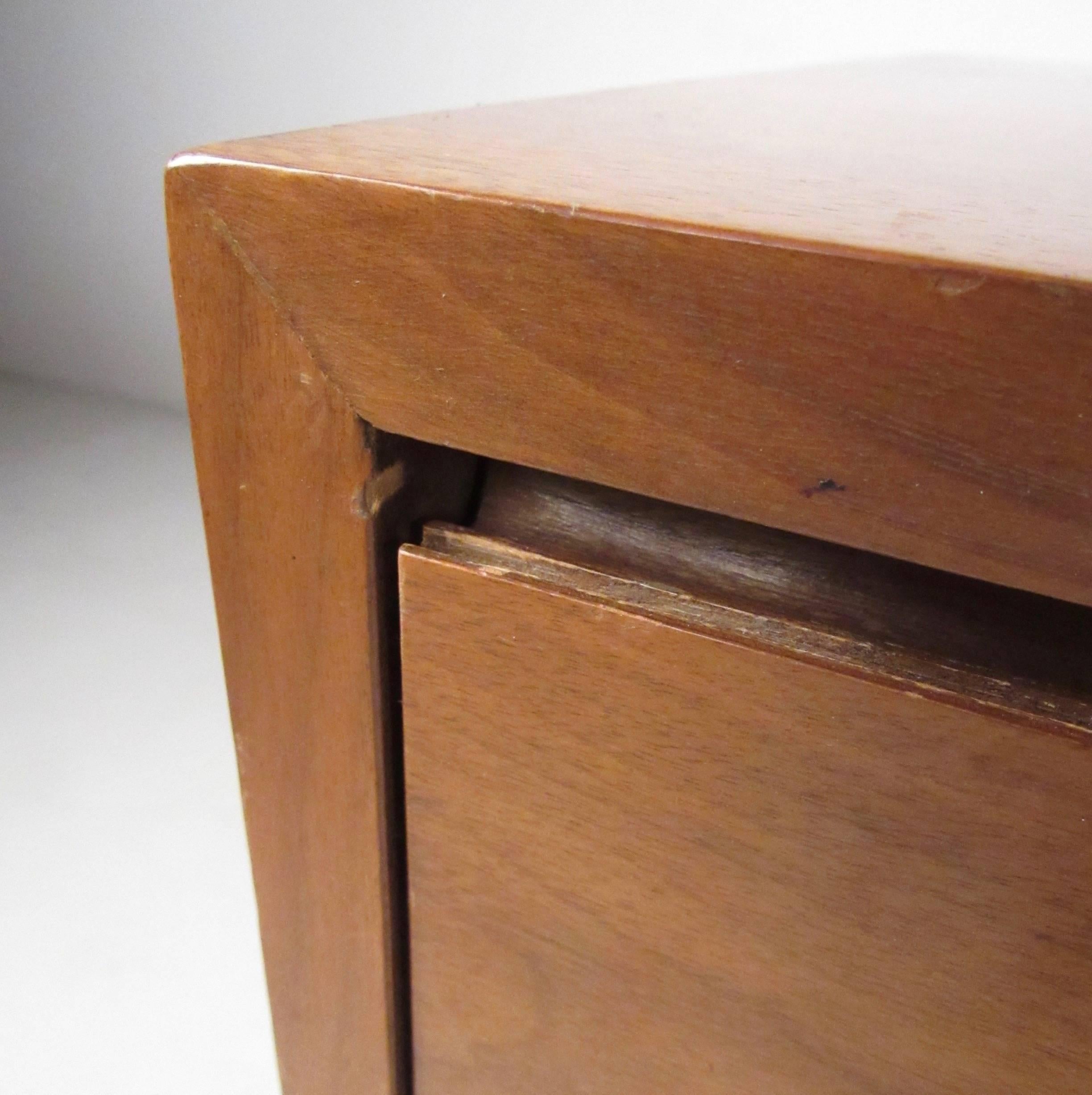 Mid-Century Modern Vintage Modern American Walnut Nine-Drawer Dresser by American of Martinsville