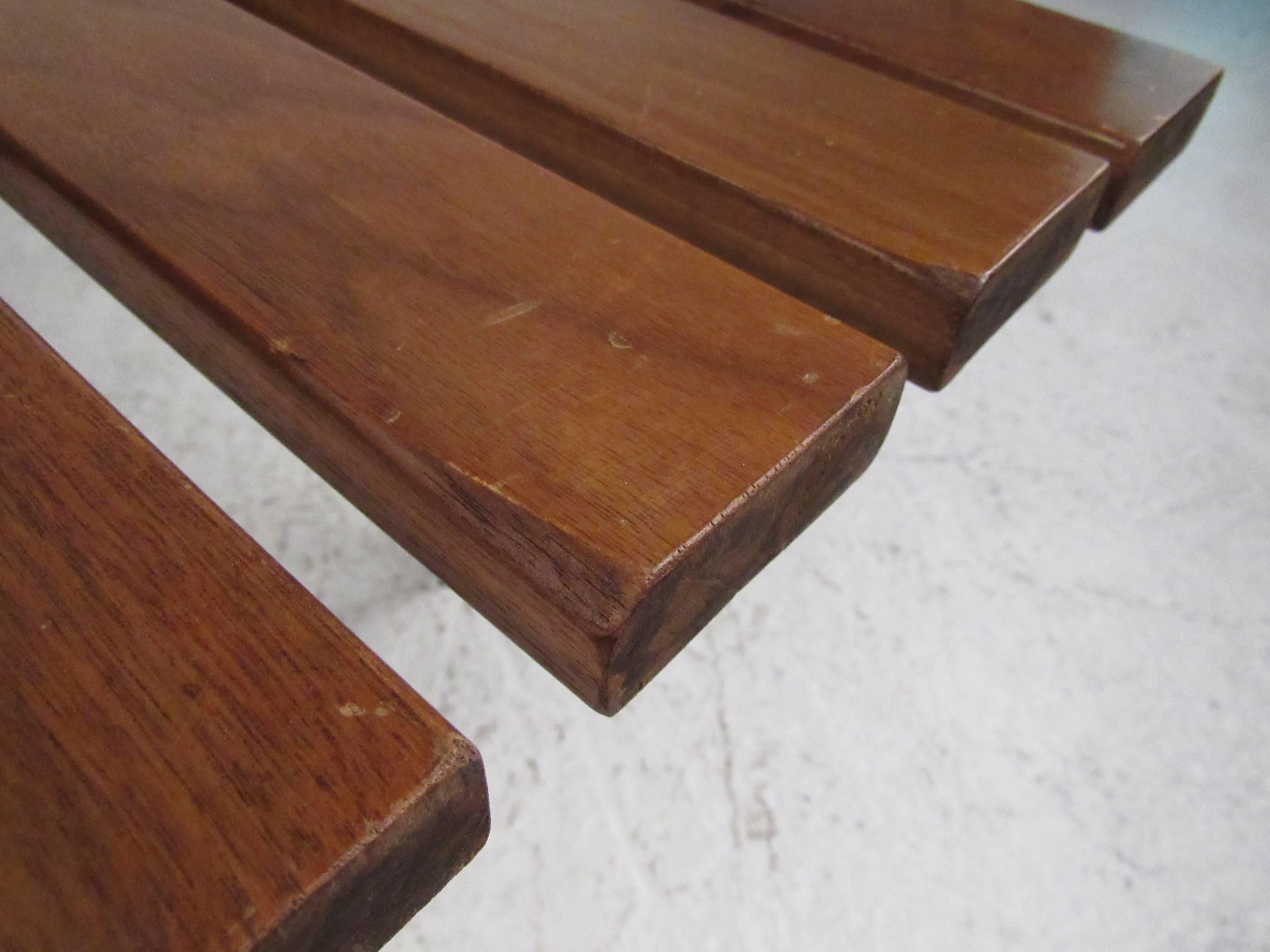 Vintage Modern Slat Bench Coffee Table In Good Condition For Sale In Brooklyn, NY