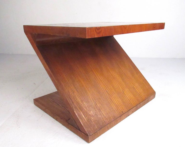Mid-Century Modern Pair of Vintage Z Shape End Tables by Lane For Sale