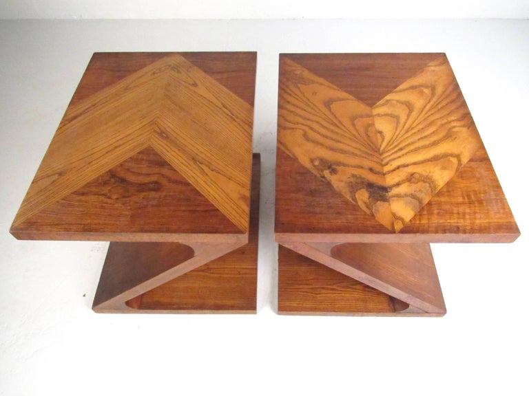 Pair of Vintage Z Shape End Tables by Lane In Good Condition For Sale In Brooklyn, NY