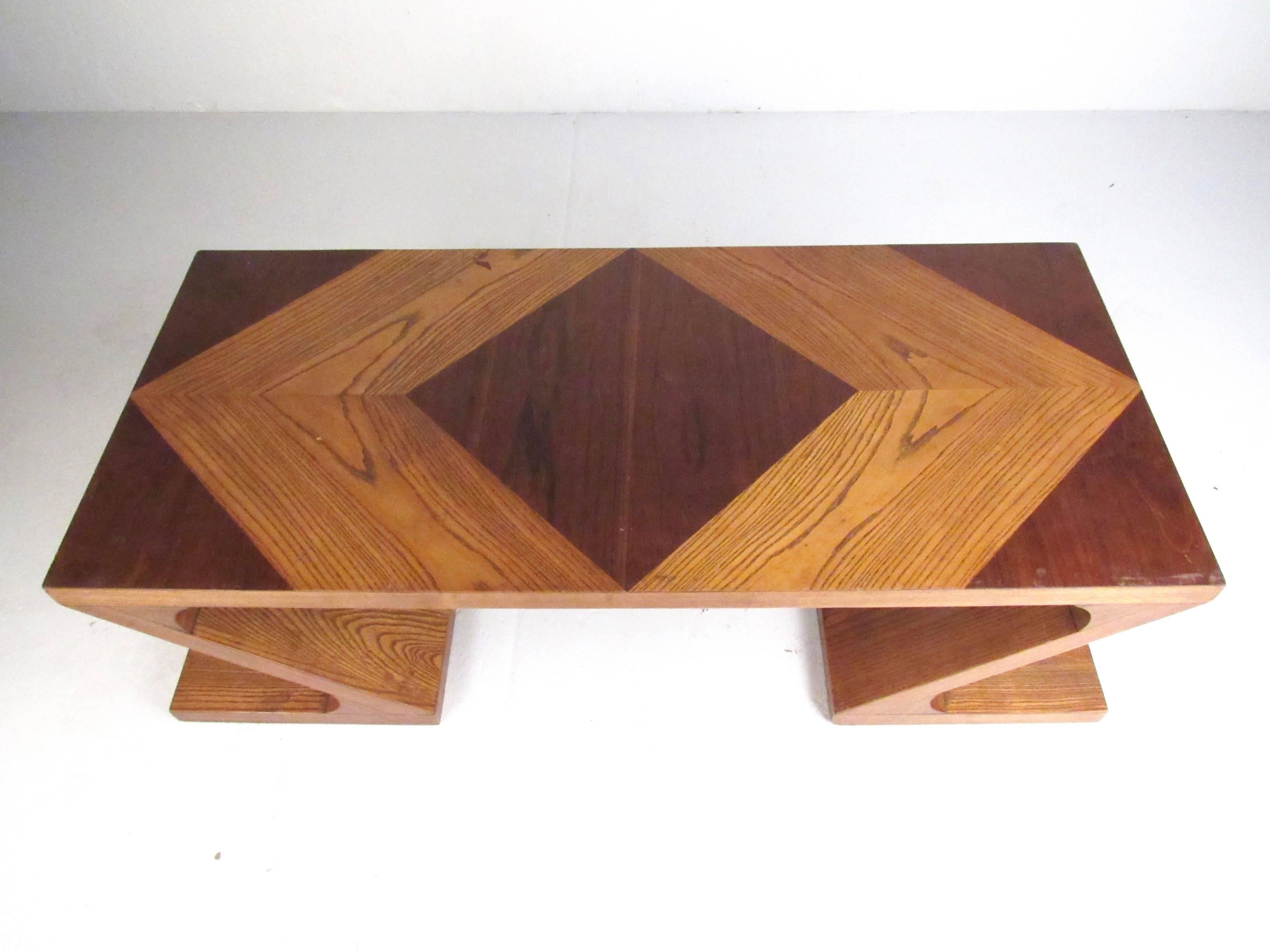 Modern Stylish Vintage Sculptural Coffee Table by Lane