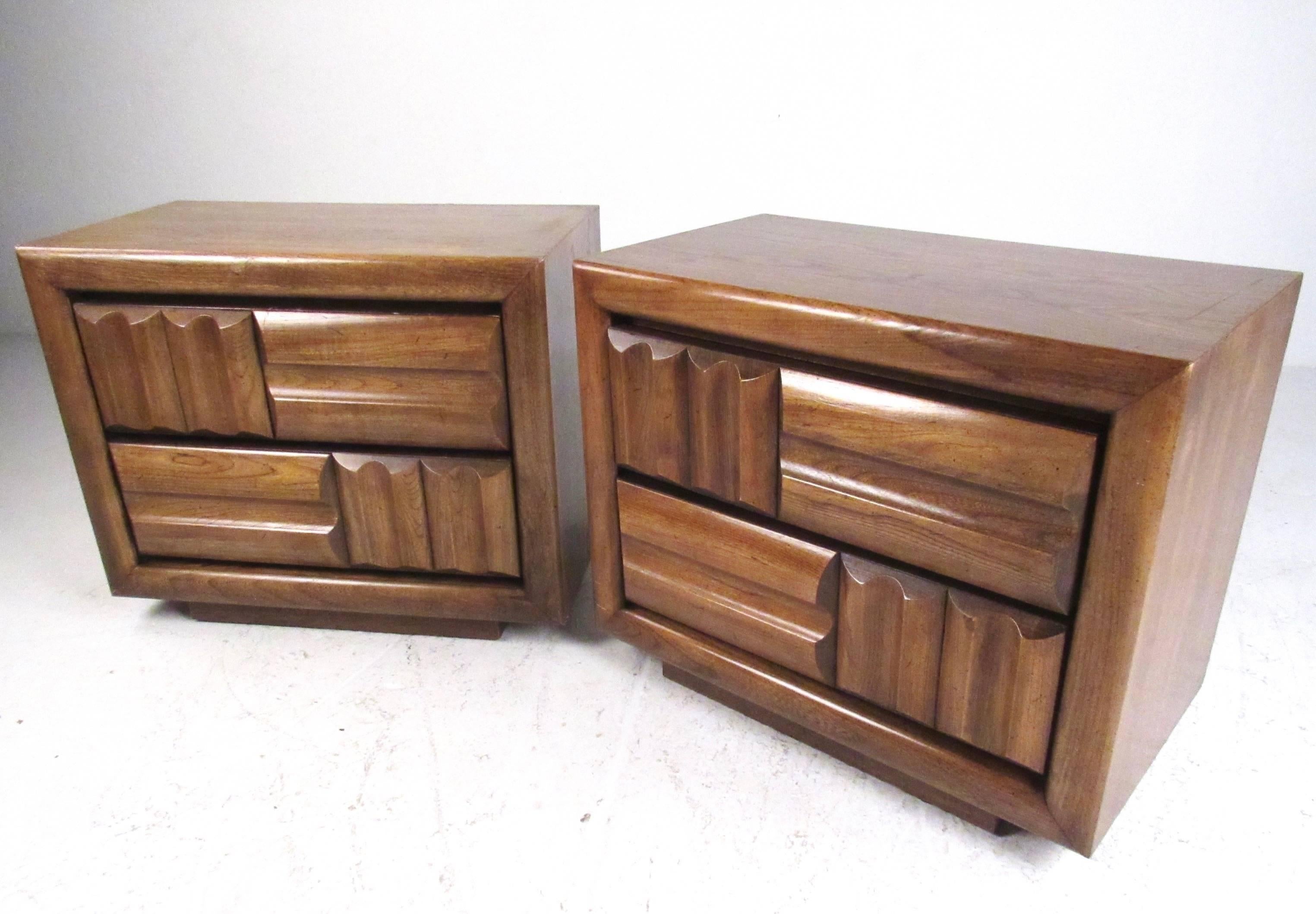 Mid-Century Modern Pair of Vintage Modern Sculpted Front Nightstand by Lane