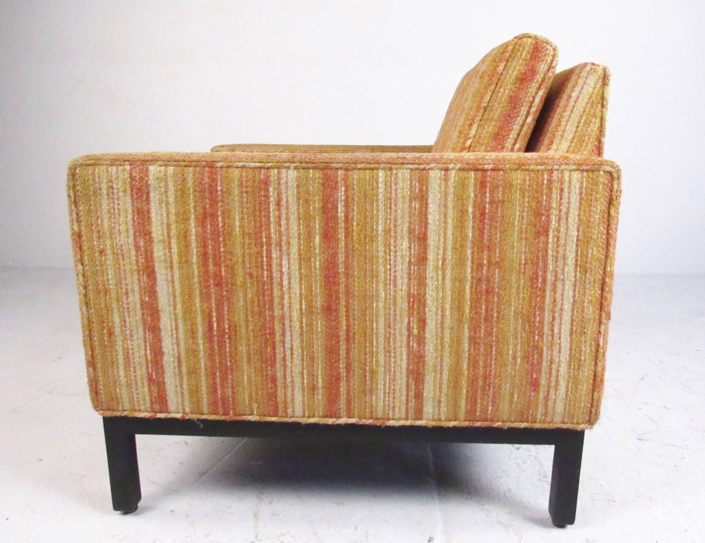 American Pair of Vintage Modern Club Chairs with Kravet Upholstery For Sale