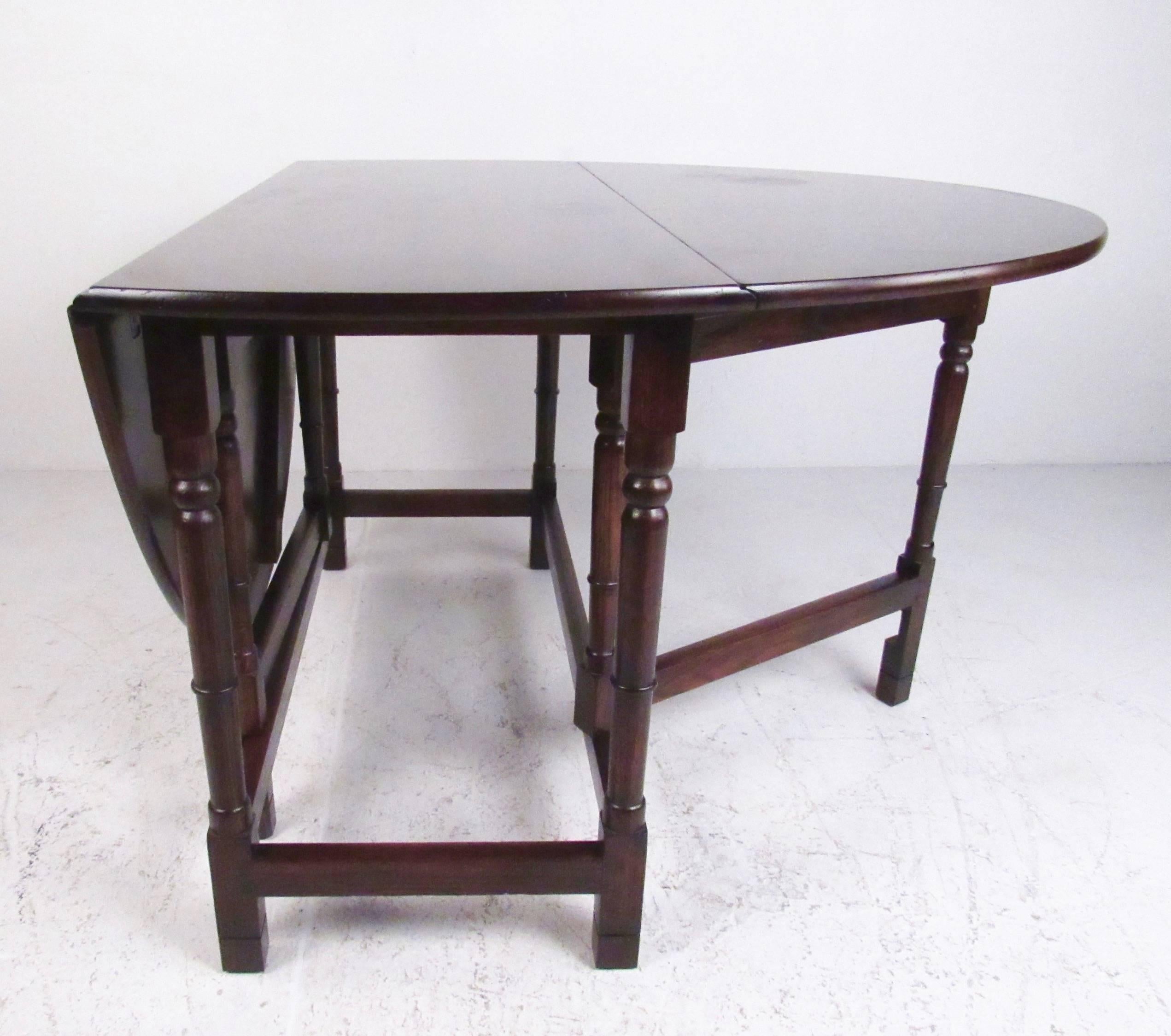 Vintage Modern Drop Leaf Table by John Widdicomb In Good Condition In Brooklyn, NY