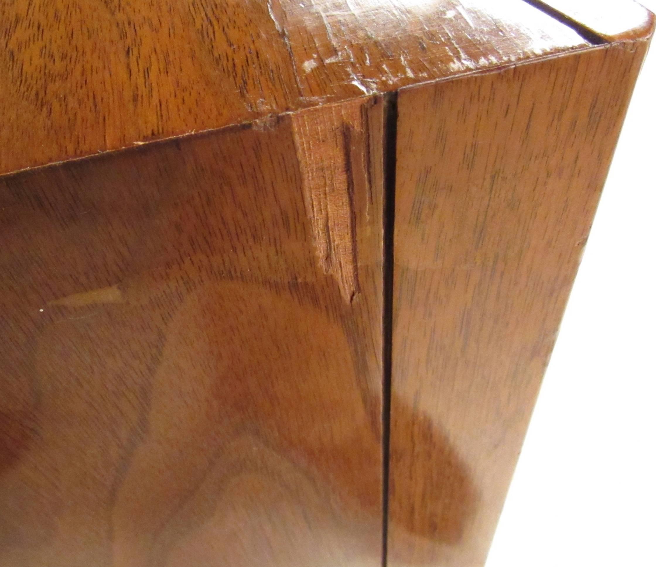 Pair of Mid-Century Modern Sculpted Front Bedside Tables 1