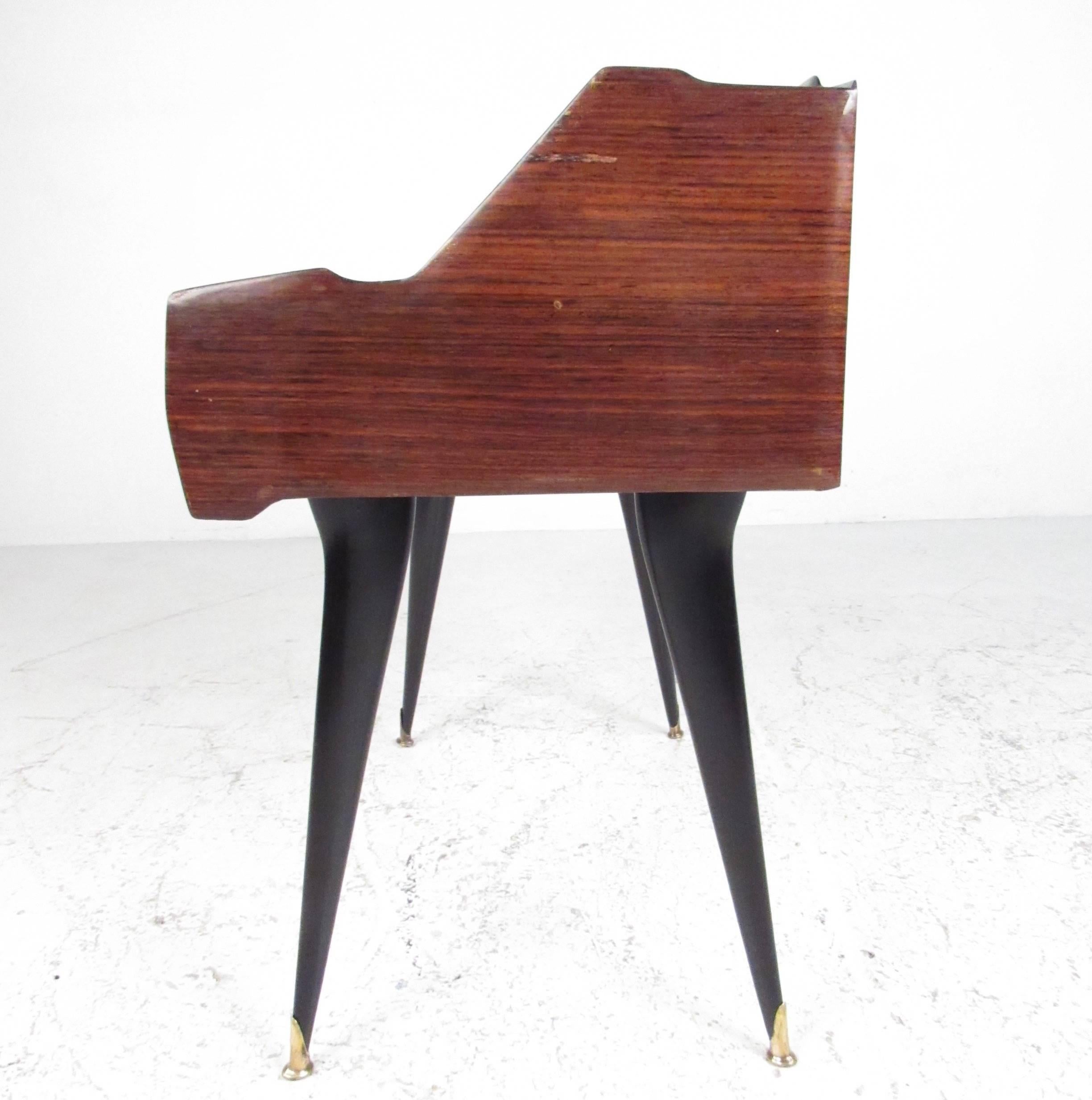 Mid-Century Modern Pair Italian Modern End Tables by Paolo Buffa For Sale