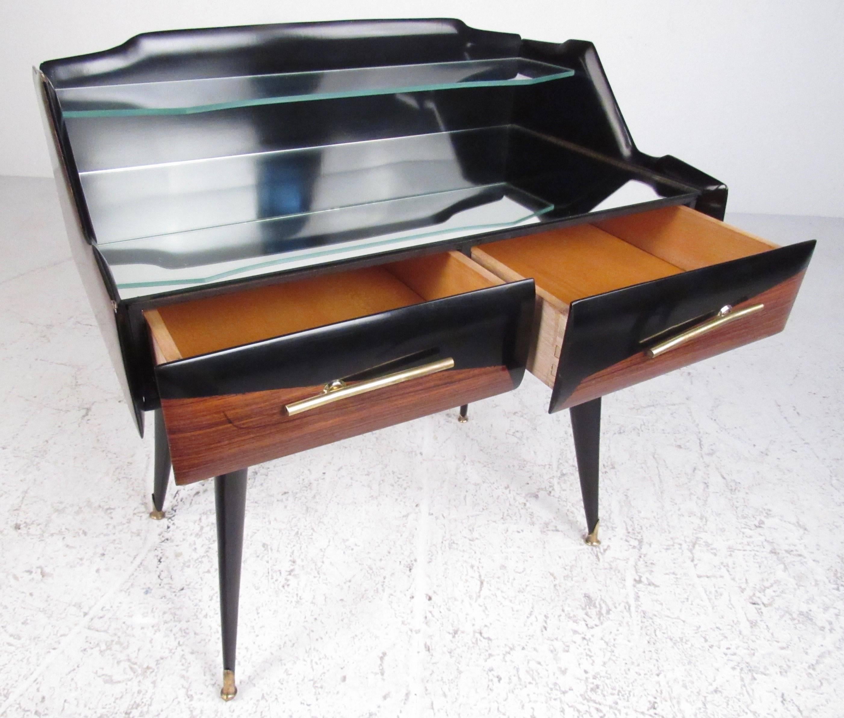 Pair Italian Modern End Tables by Paolo Buffa For Sale 1