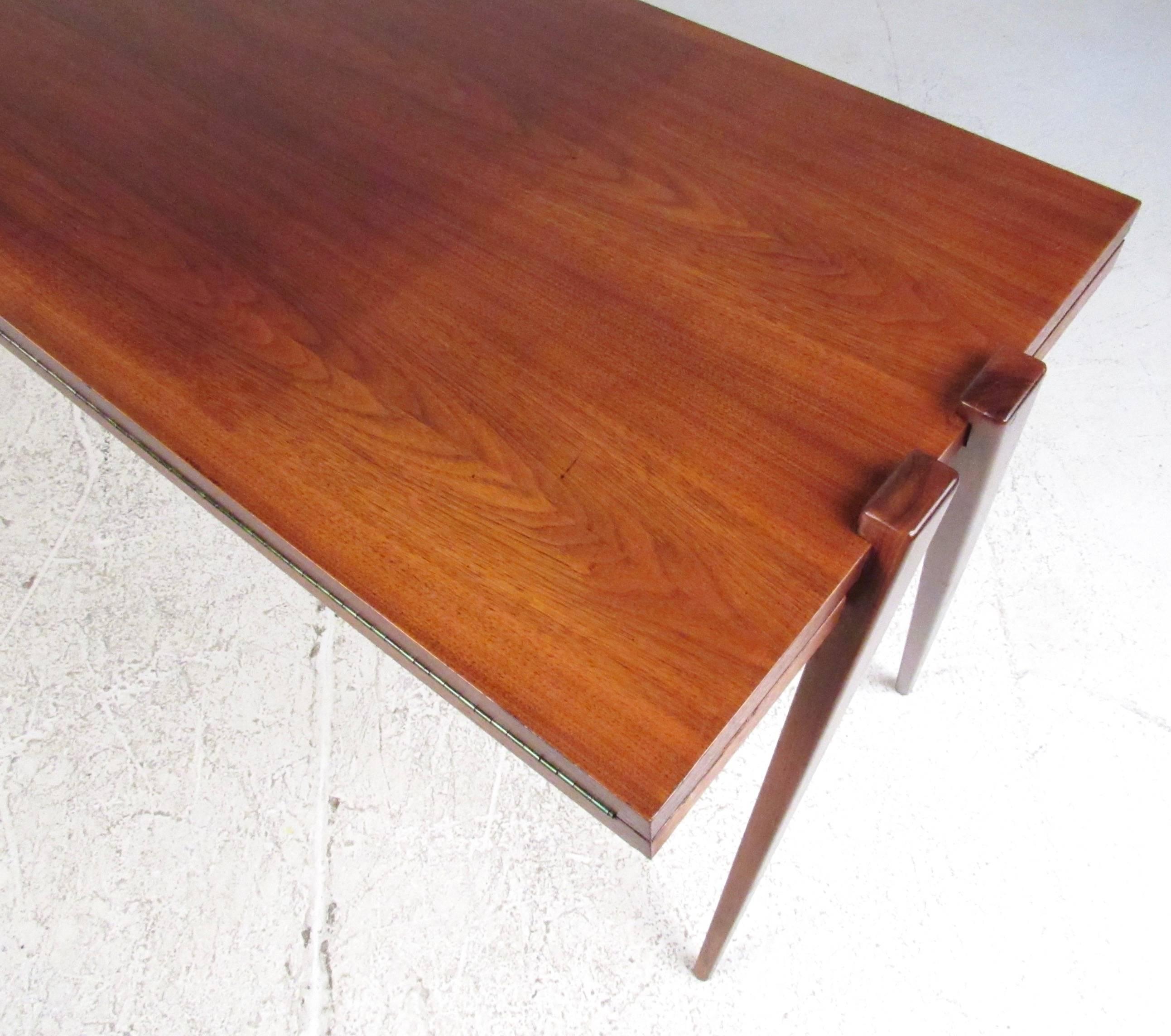 Mid-Century Modern Mid-Century Expandable Dining Table by Phillip Enfield