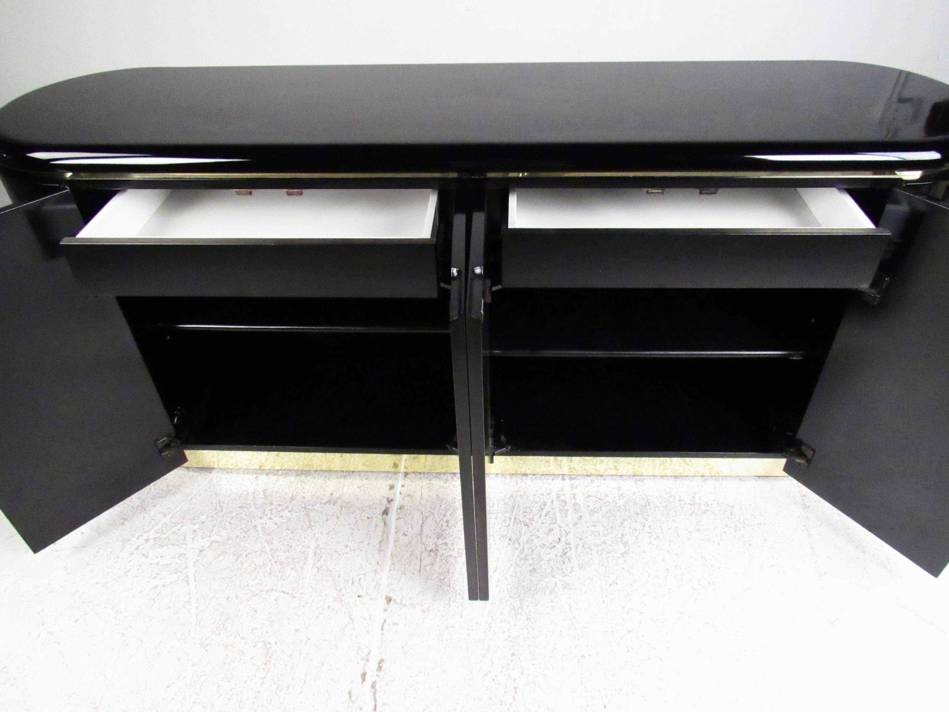 Contemporary Modern Black Lacquer Sideboard In Good Condition In Brooklyn, NY
