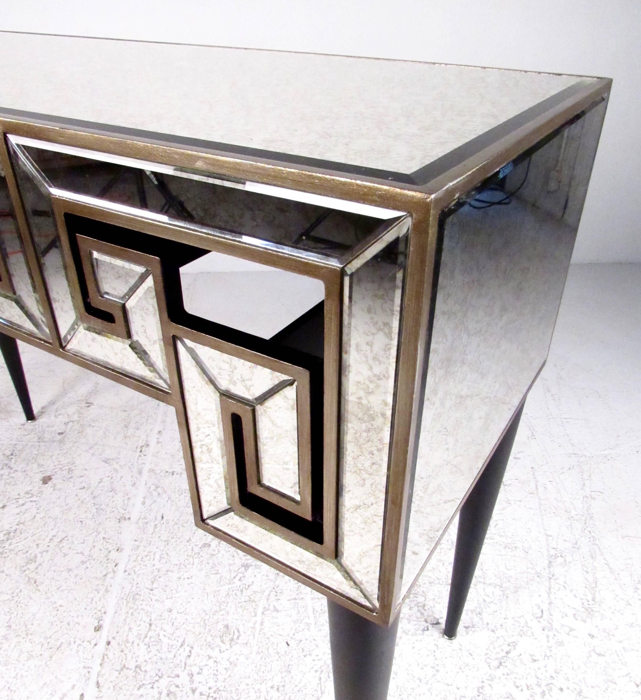 Decorator Console Table with Mirrored Finish For Sale 1
