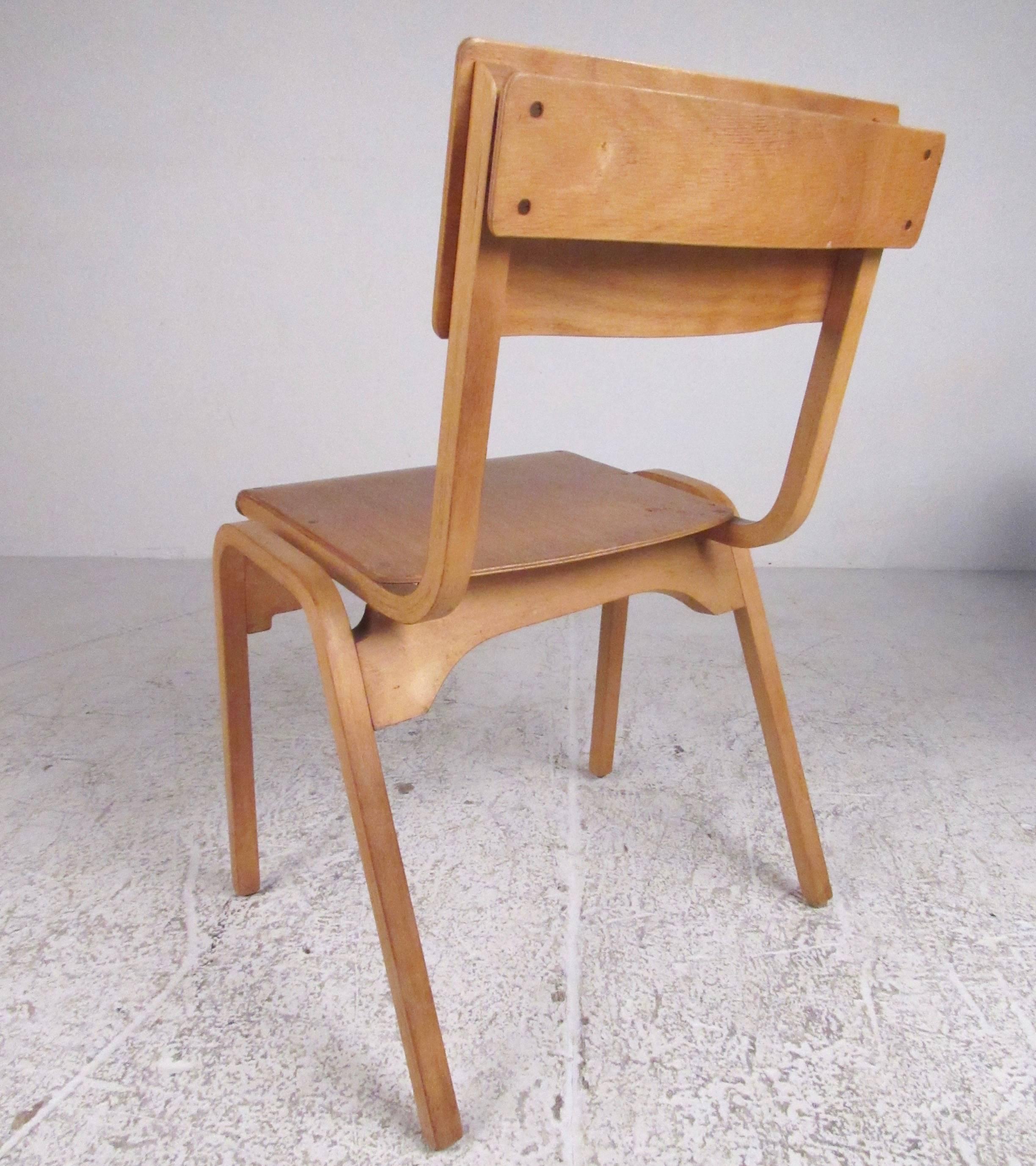 Set of Vintage Modern Bentwood Student Chairs In Good Condition In Brooklyn, NY