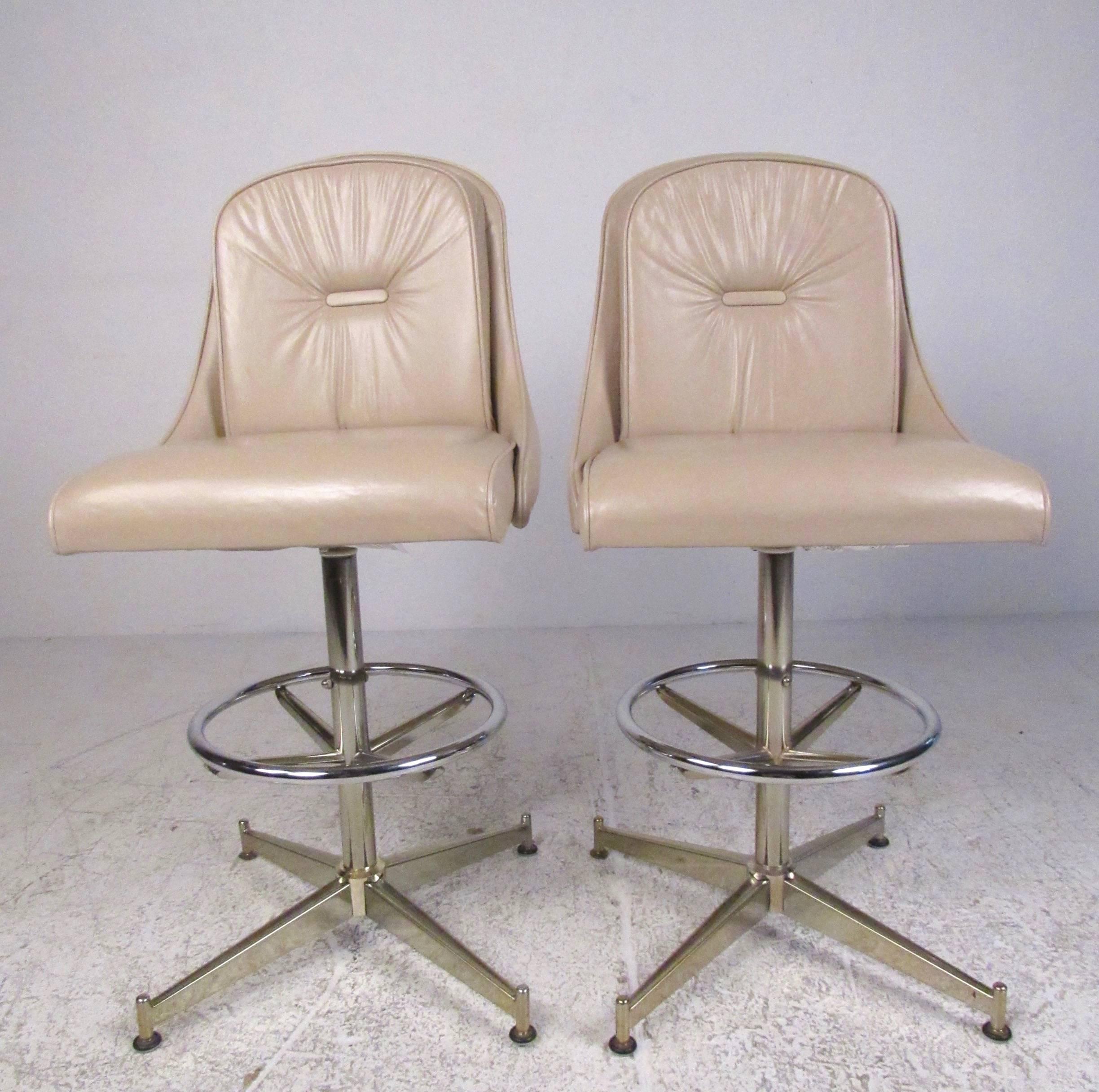 Contemporary Modern Upholstered Dry Bar with Stools In Good Condition In Brooklyn, NY