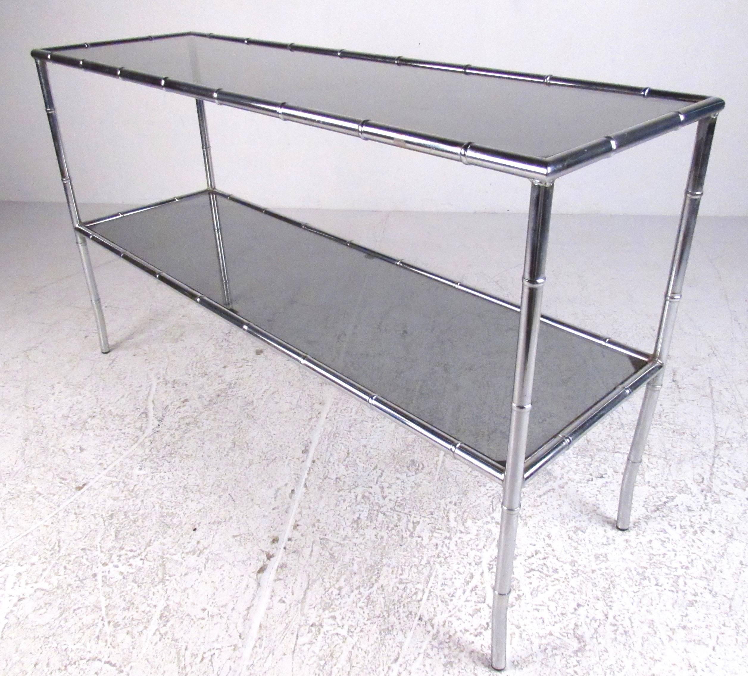 Stylish Modern Decorator Style Console Table In Good Condition In Brooklyn, NY