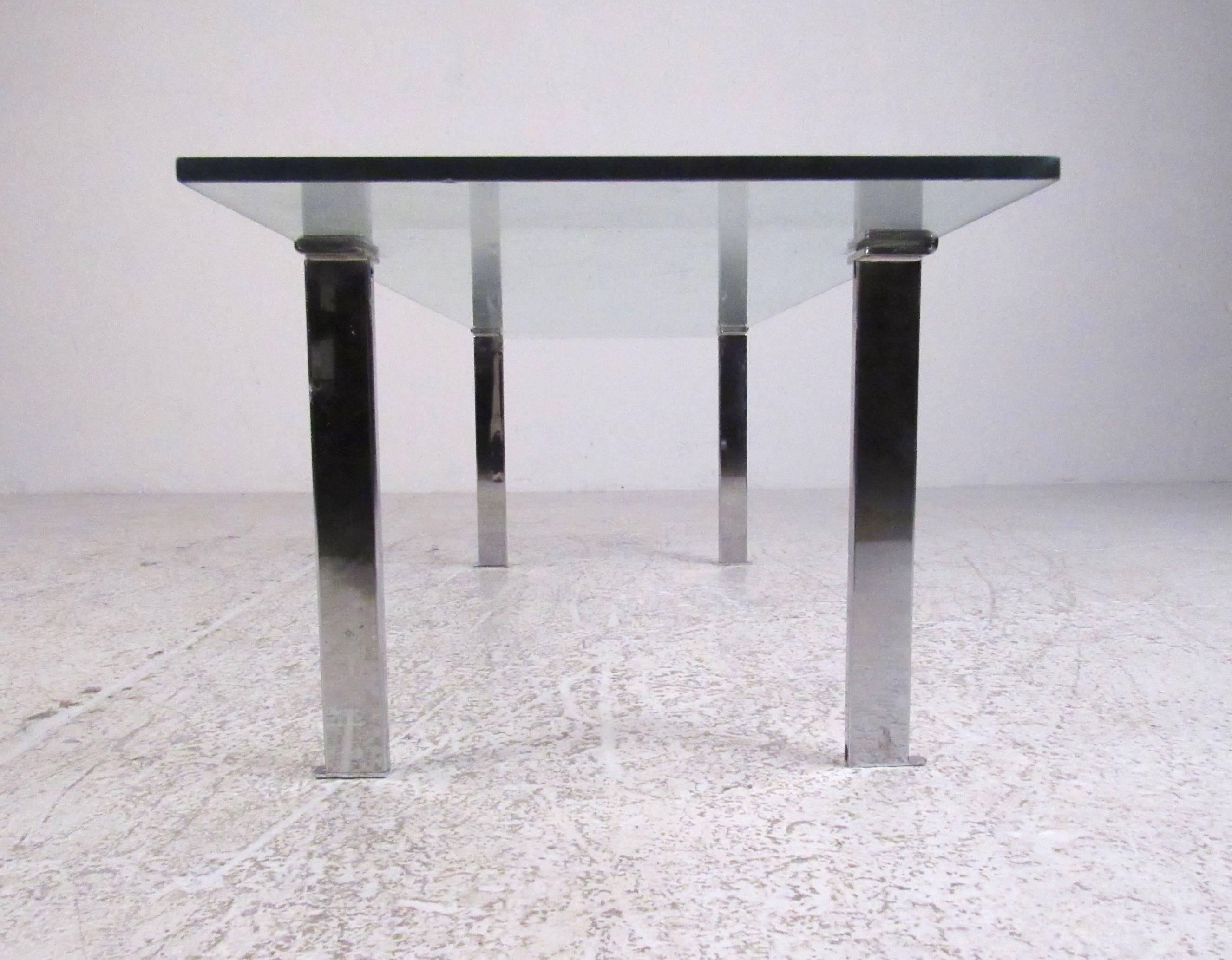 Vintage Modern Chrome and Glass Cocktail Table In Good Condition In Brooklyn, NY